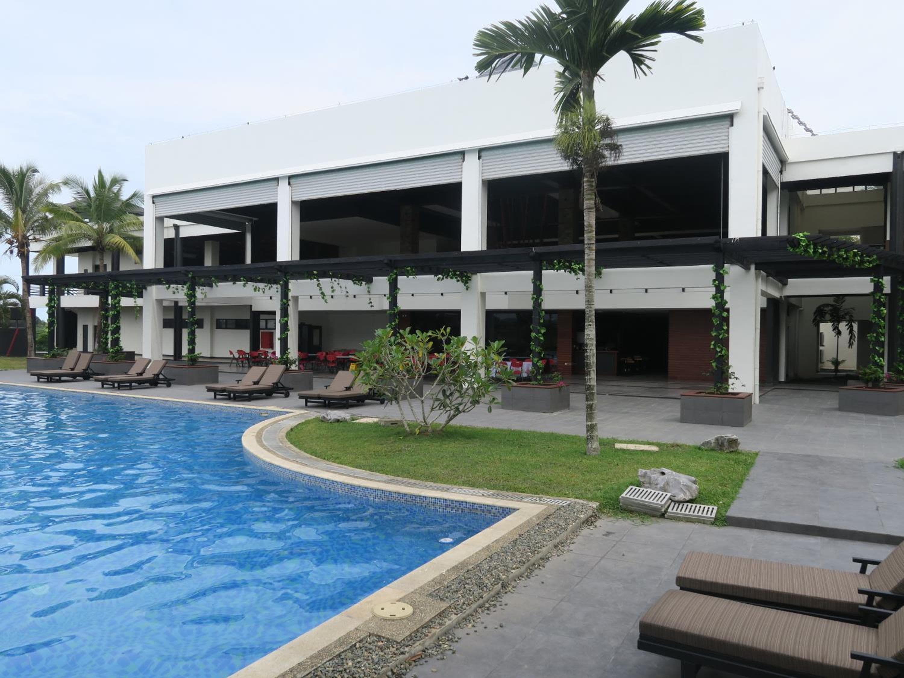 Nasau Resort & Villas property photograph