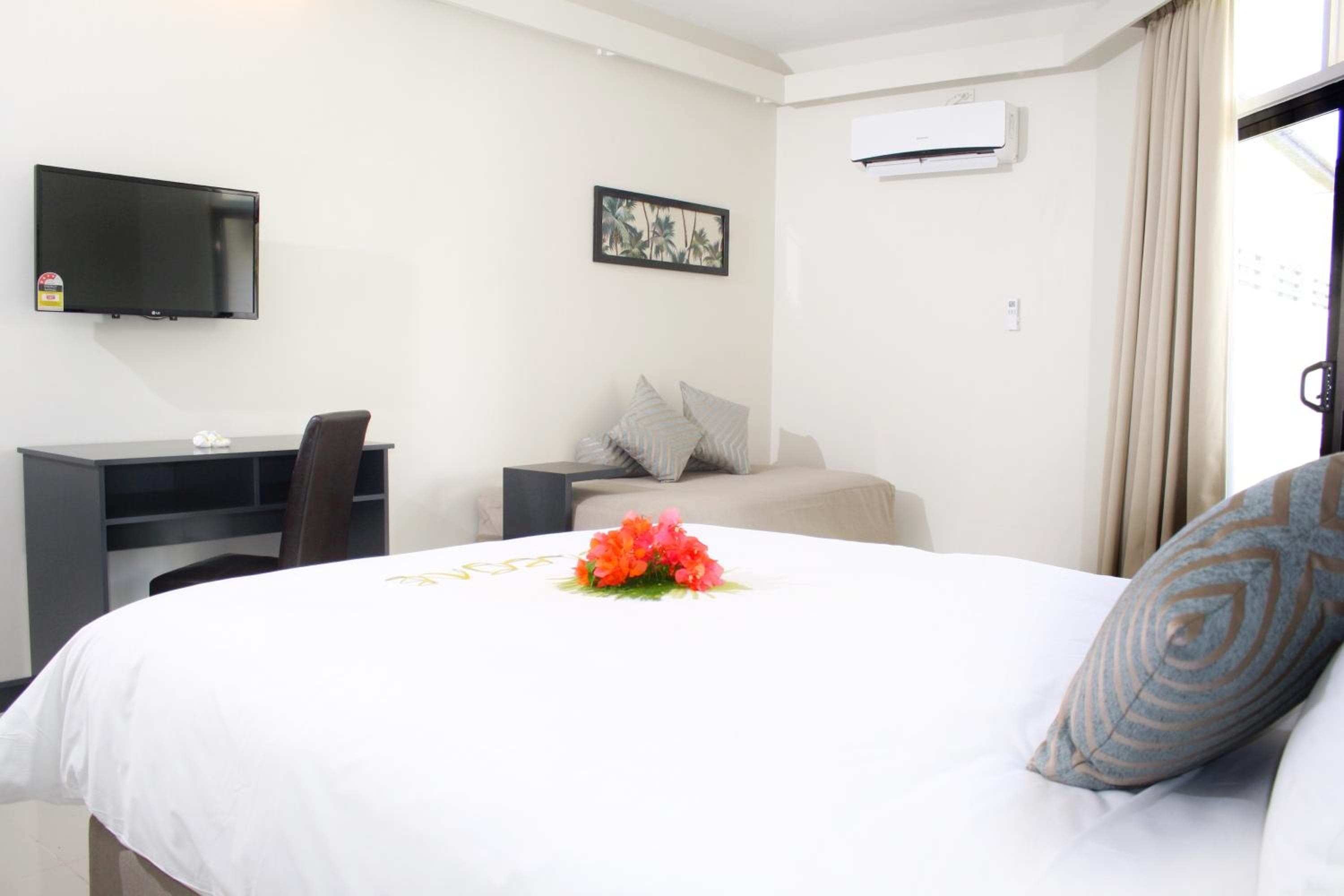 Hotel Oasis property photograph