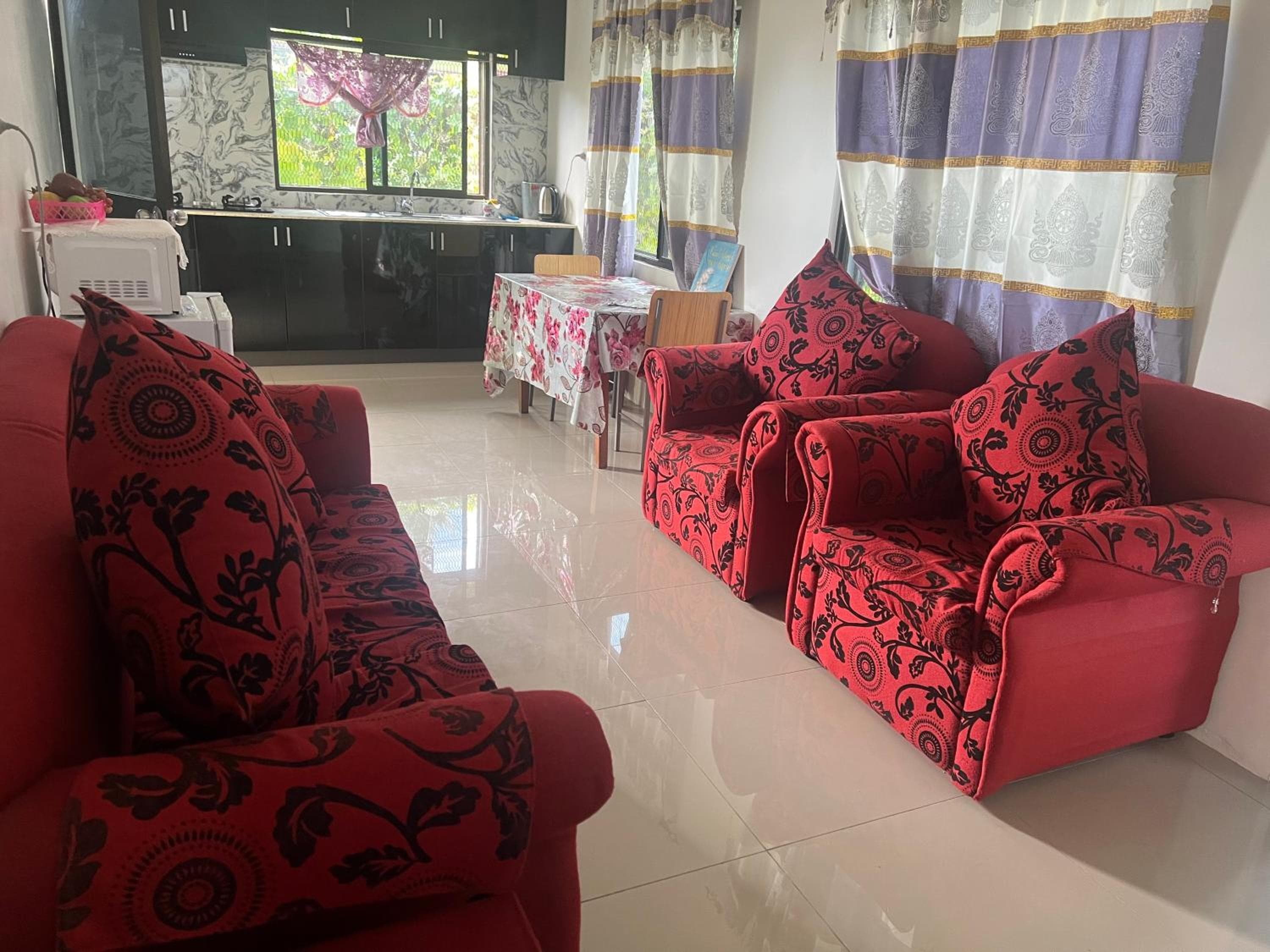 SRH APARTMENT- entire 1 bedroom unit with a kitchen & a bathroom - Walking distance to stores & supermarkets - Nadi International Airport is 3km's away property photograph