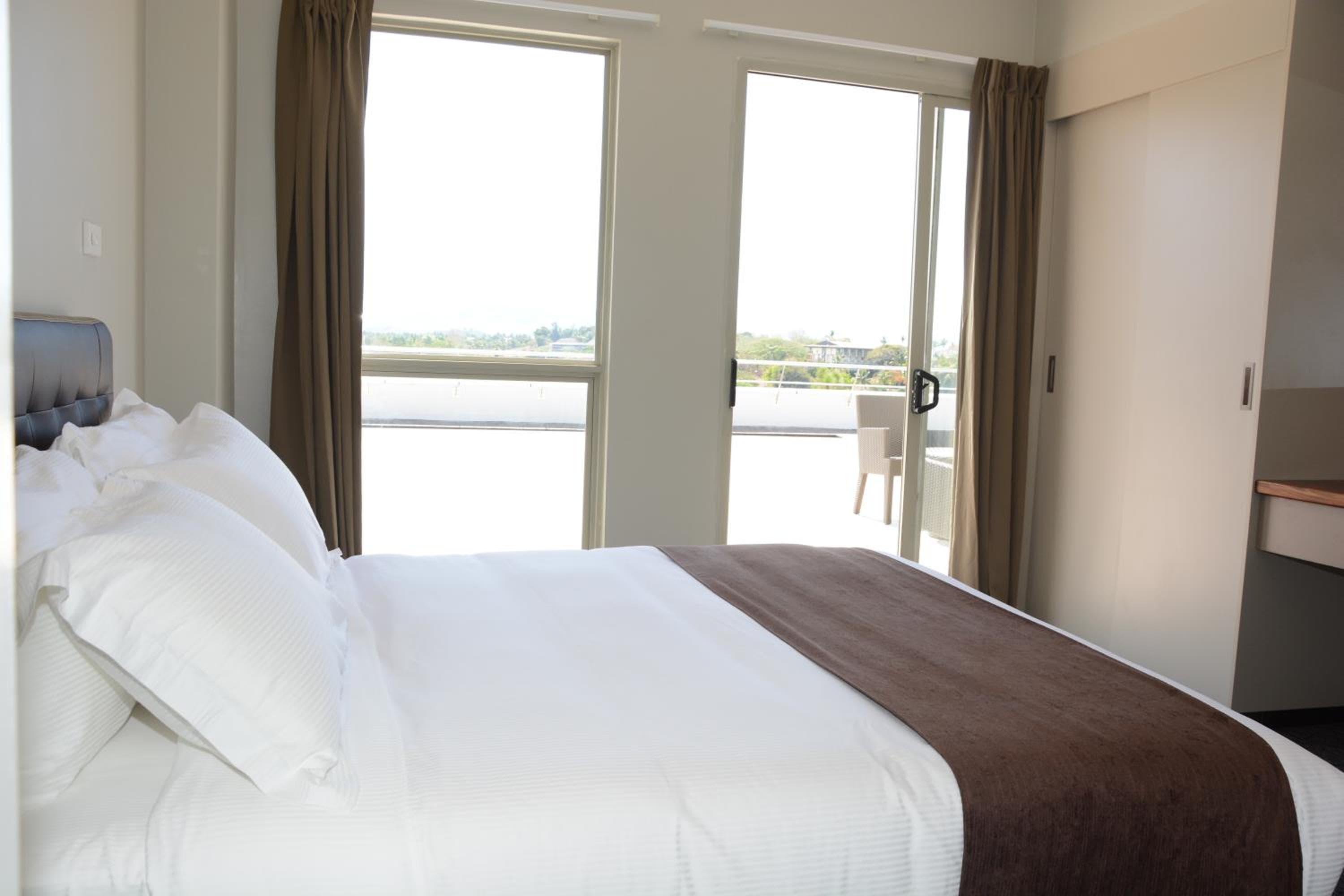 Ratsun Nadi Airport Apartment Hotel property photograph