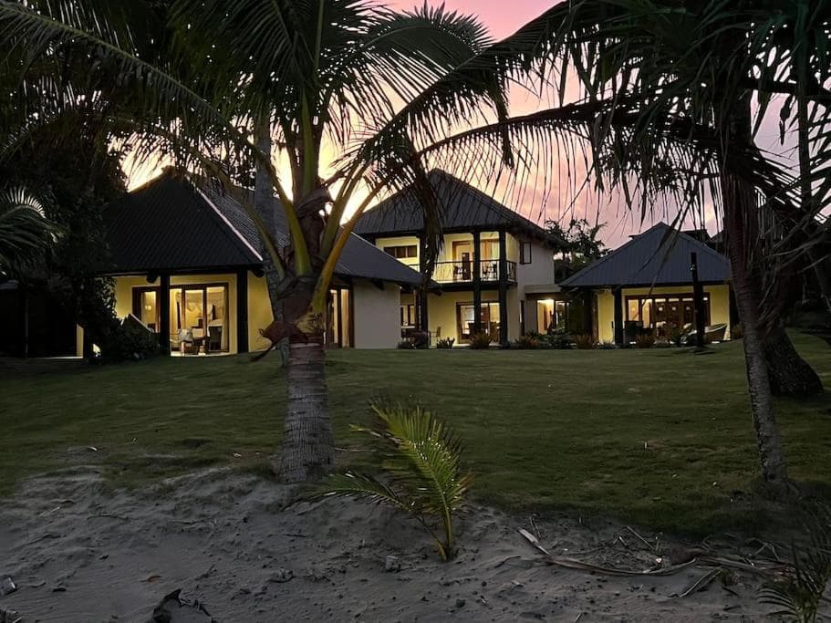4 Bedroom viktorpoelen at myyah oo com Villa Poelen property photograph