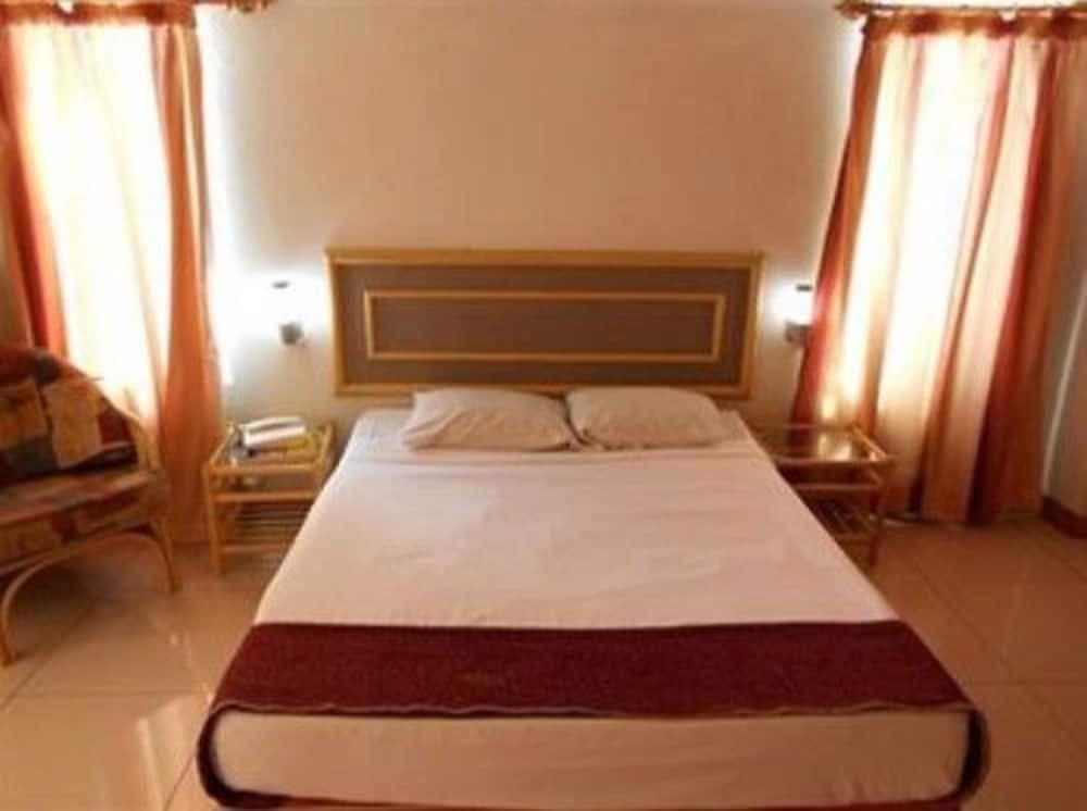 Elixir Hotel and Serviced Apartments property photograph