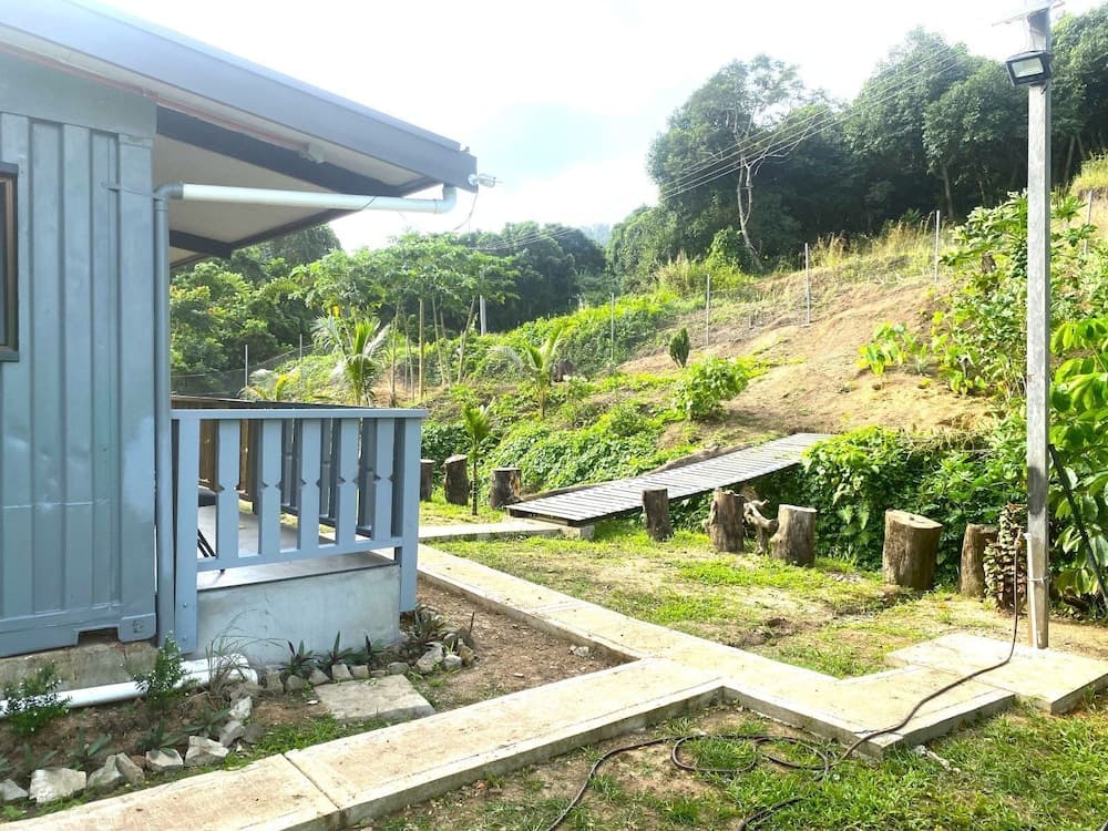 Maui Creek Bures property photograph