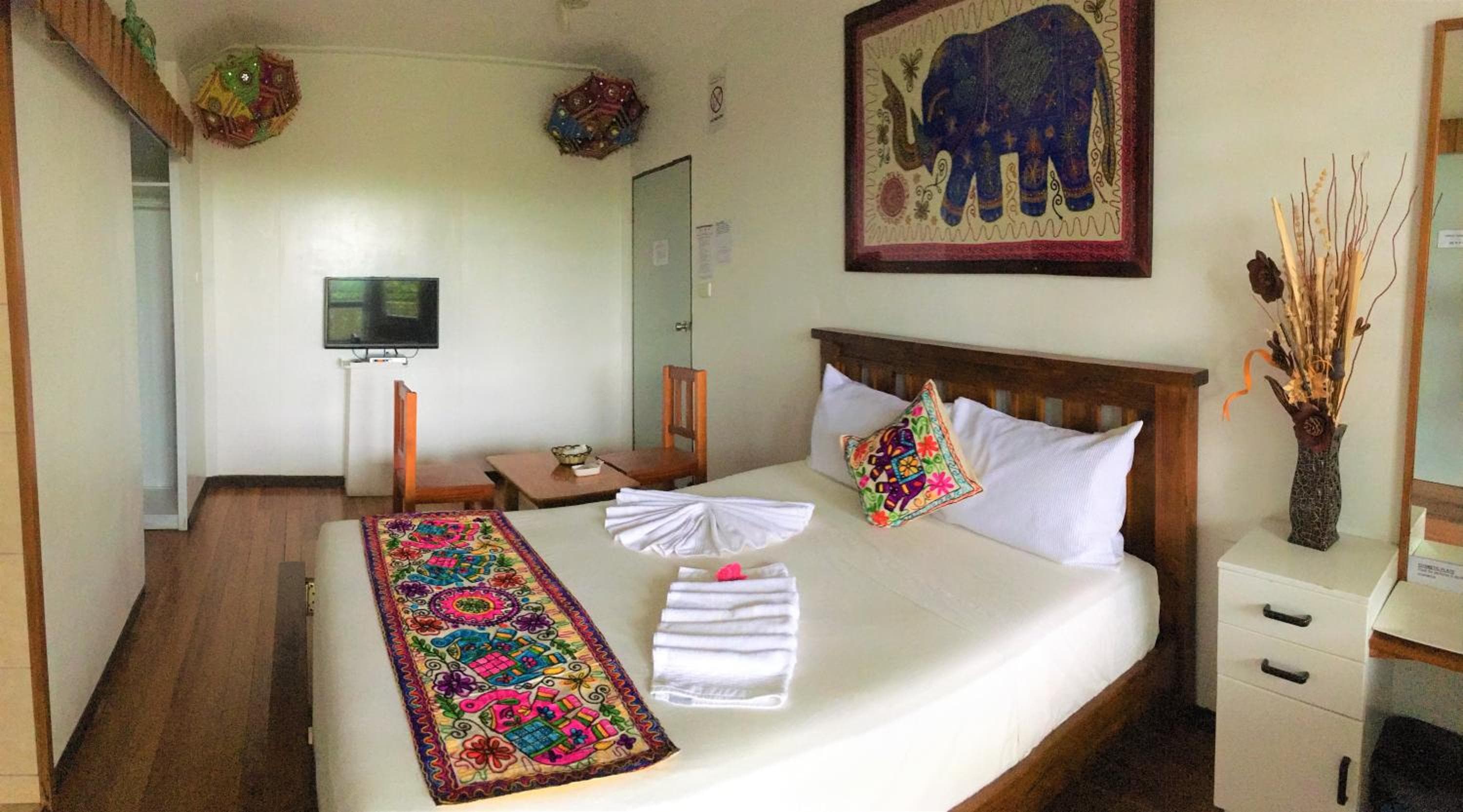 Queen Room with Balcony at Tagimoucia House Hotel