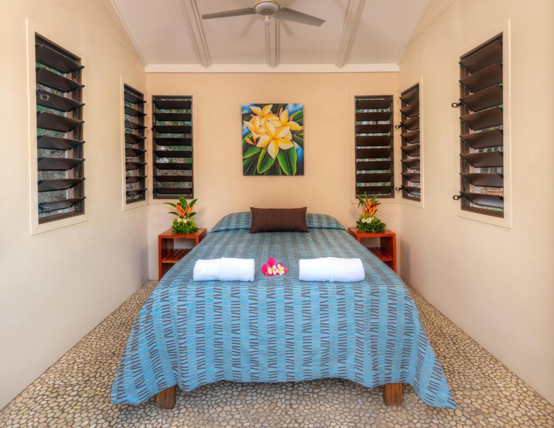 Treehouse Bure at Mantaray Island Resort