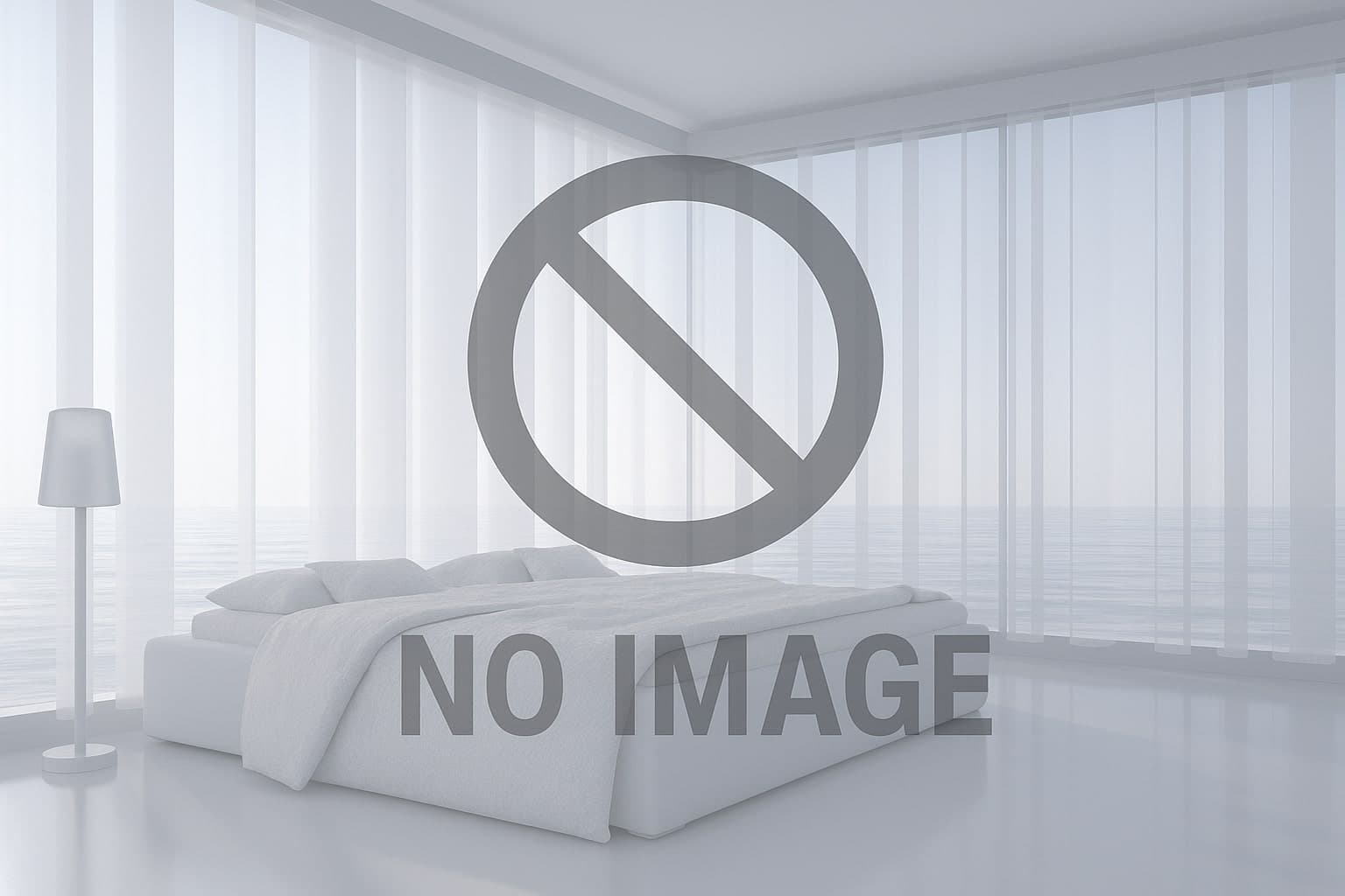 Four-Bedroom House at 4 bedroom Villa 5 min walk to the beach