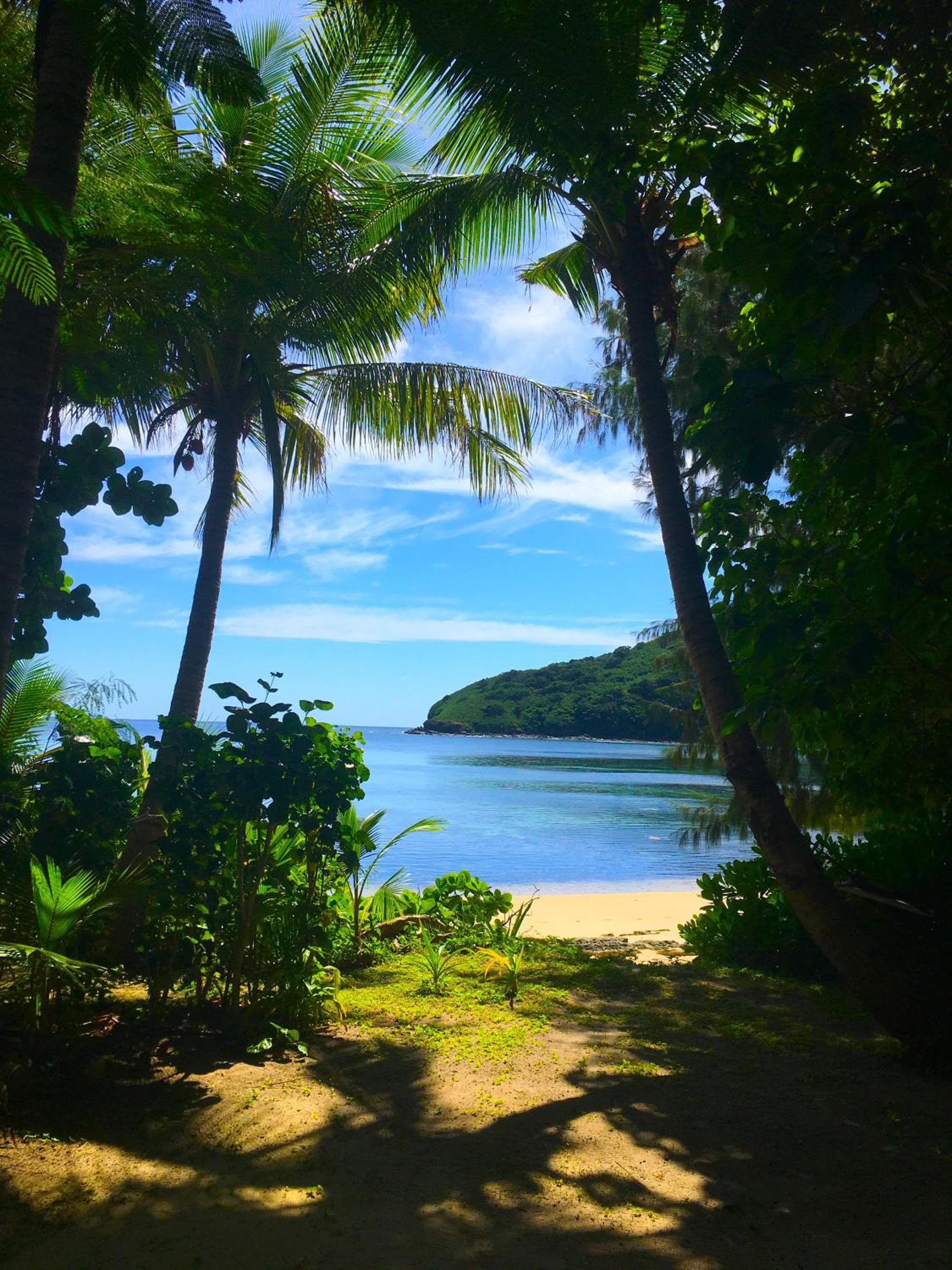 Beachfront Adi (Queen) Bure at Barefoot Manta Island Resort
