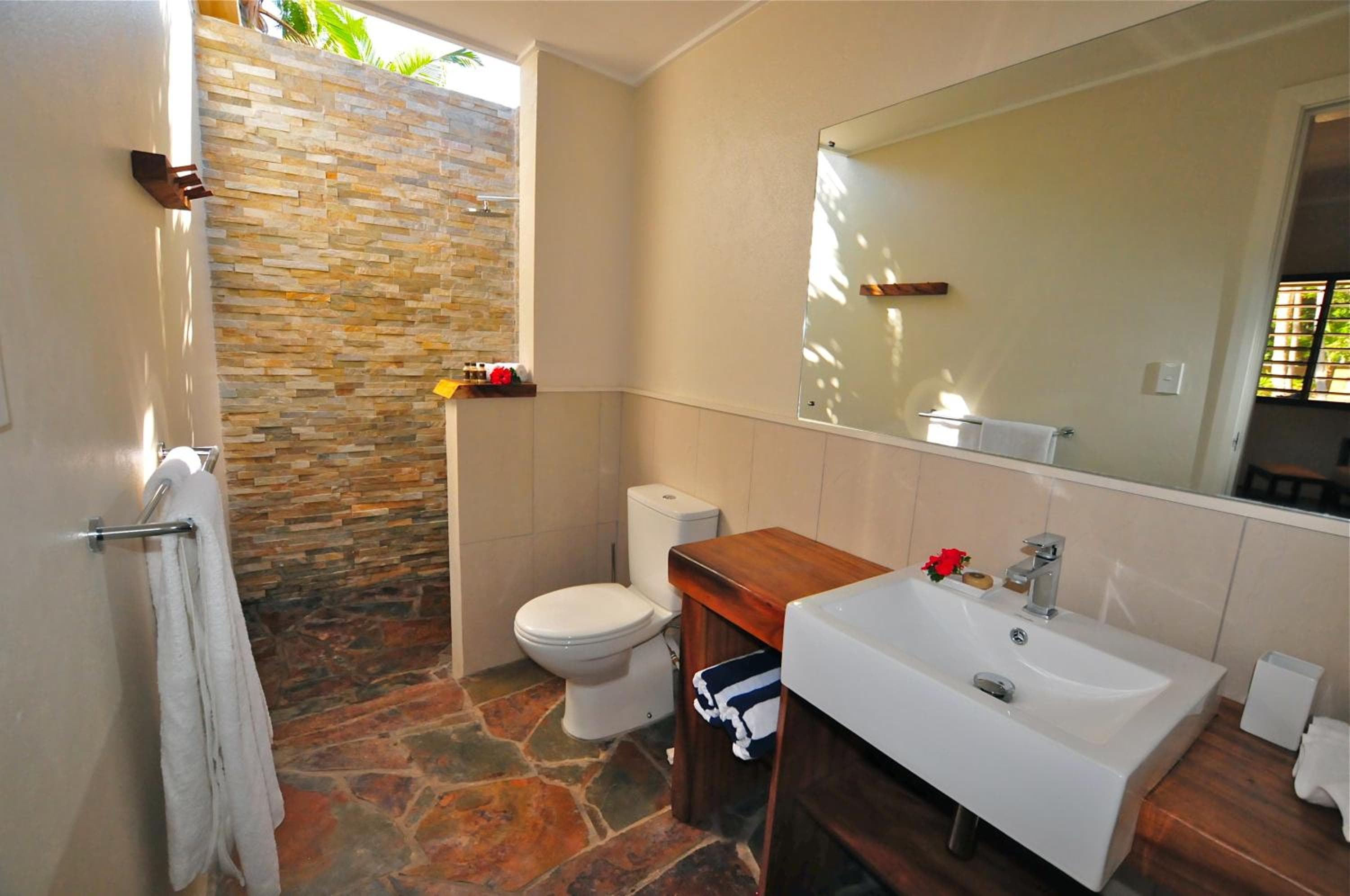One-Bedroom Bungalow at Paradise Cove Resort
