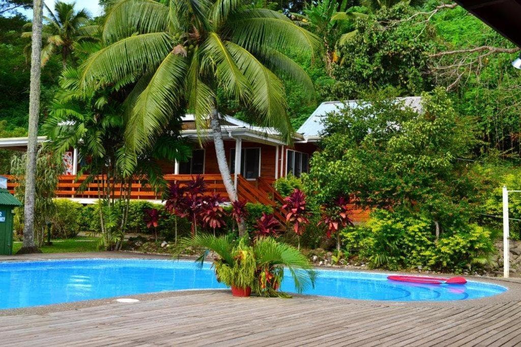 Four-Bedroom Cottage with Pool View at Daku Resort
