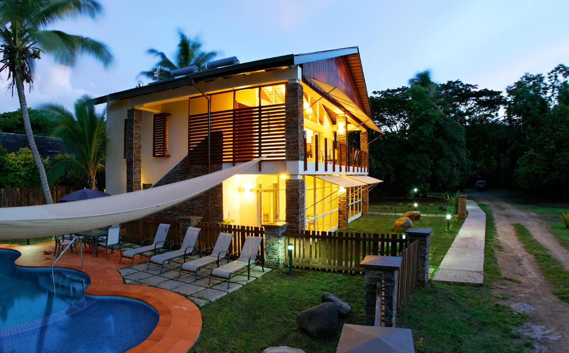Three-Bedroom Apartment with Sea View at First Landing Beach Resort & Villas