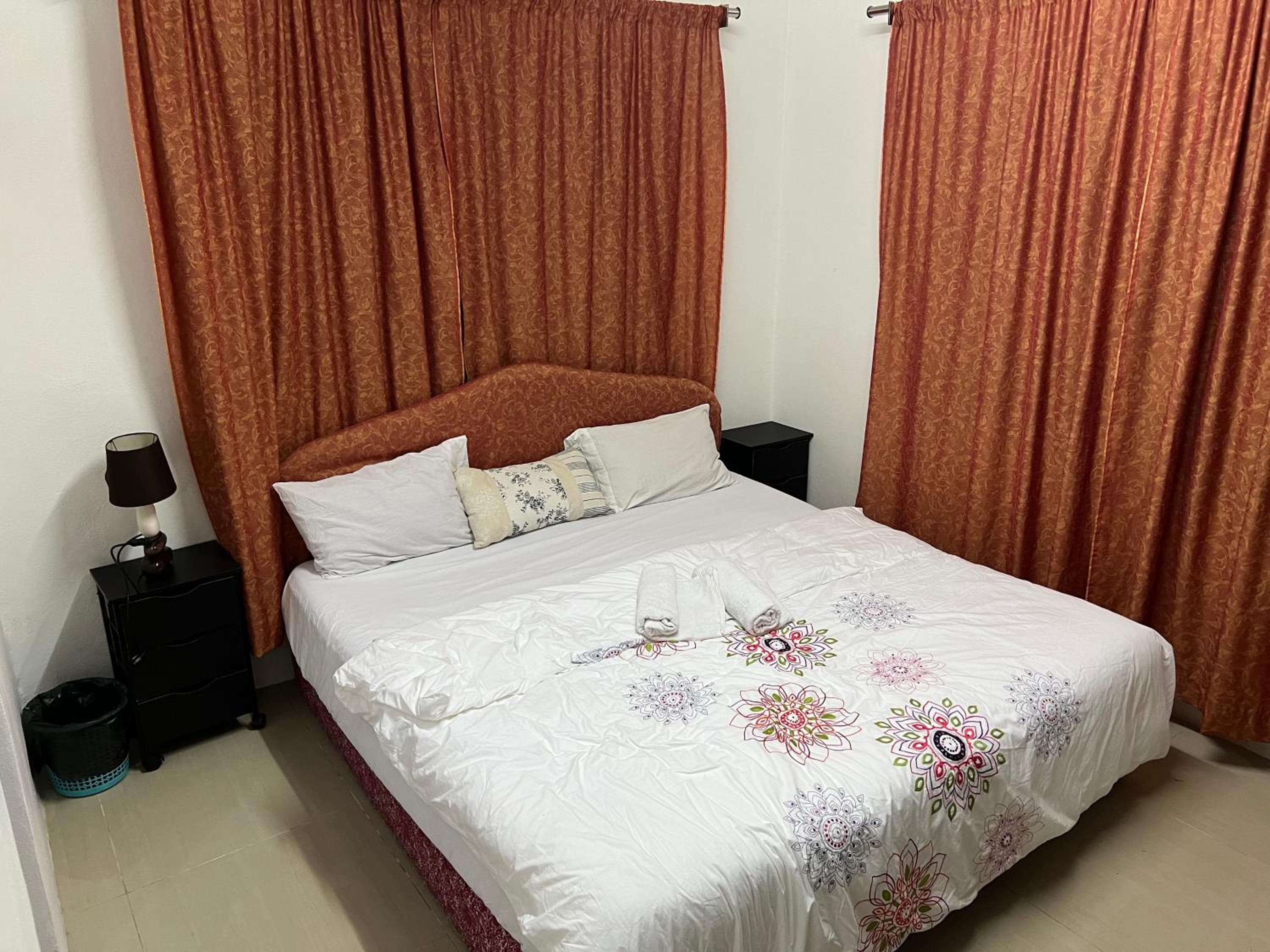 Three-Bedroom Apartment at Bayview Homestay
