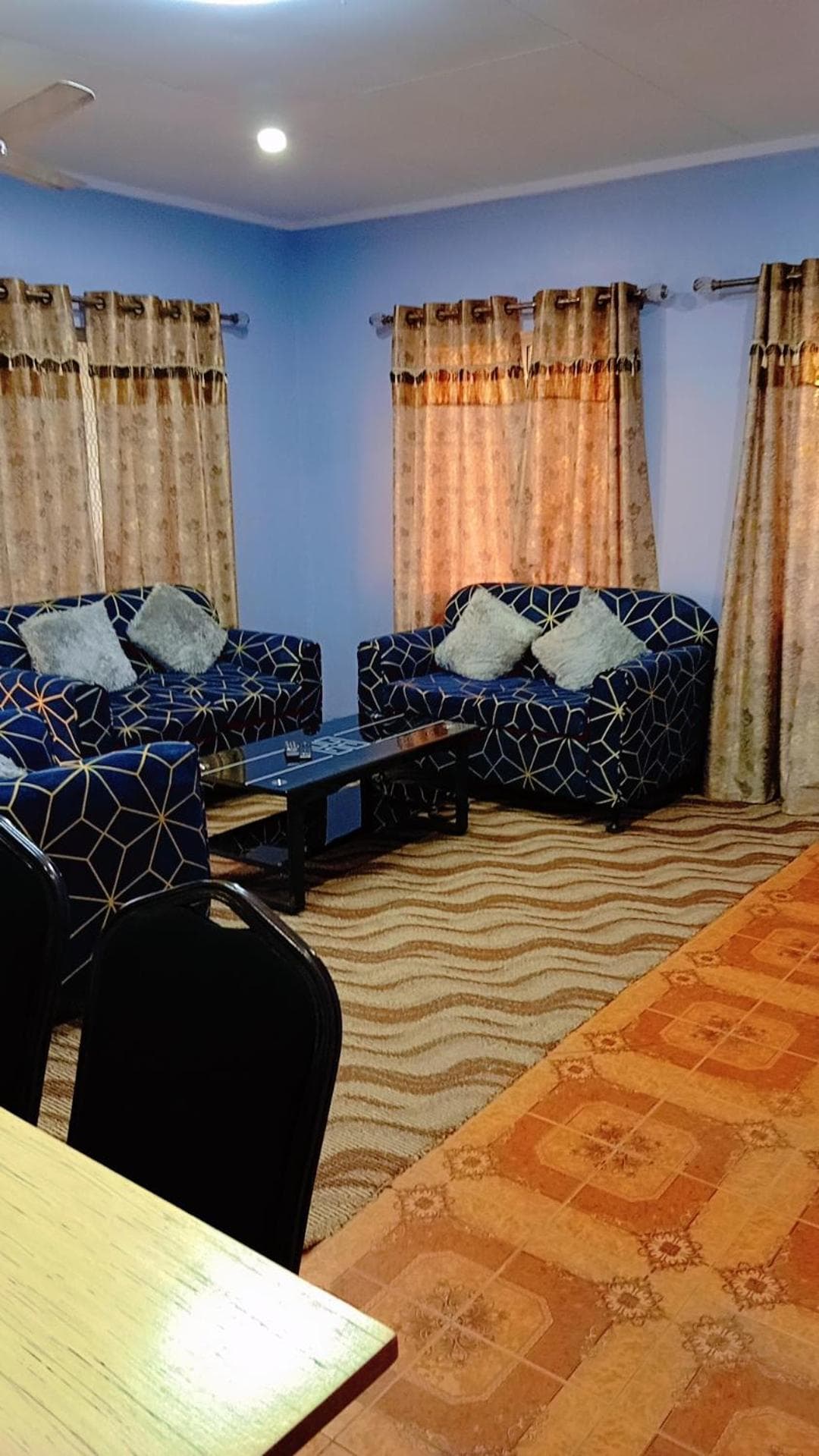 Deluxe Room at Singhs apartment westfield plc lot 36