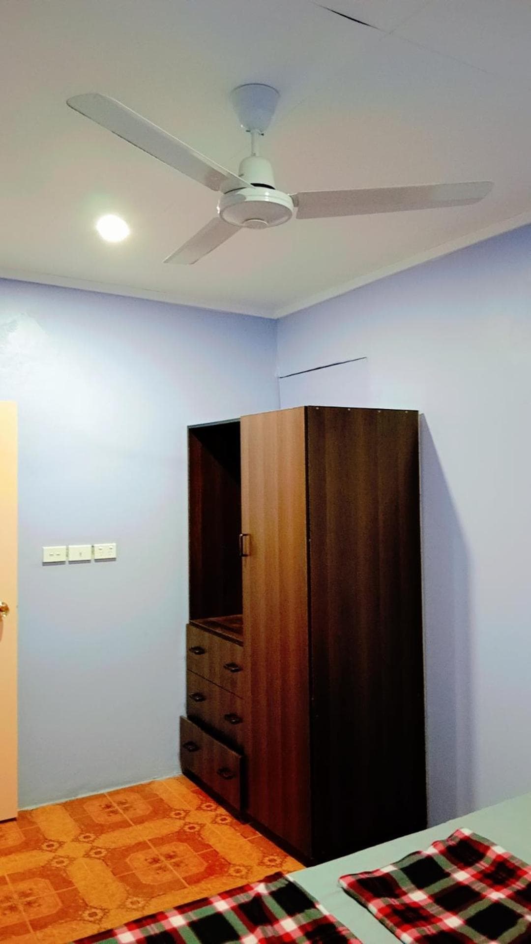 Deluxe Room at Singhs apartment westfield plc lot 36