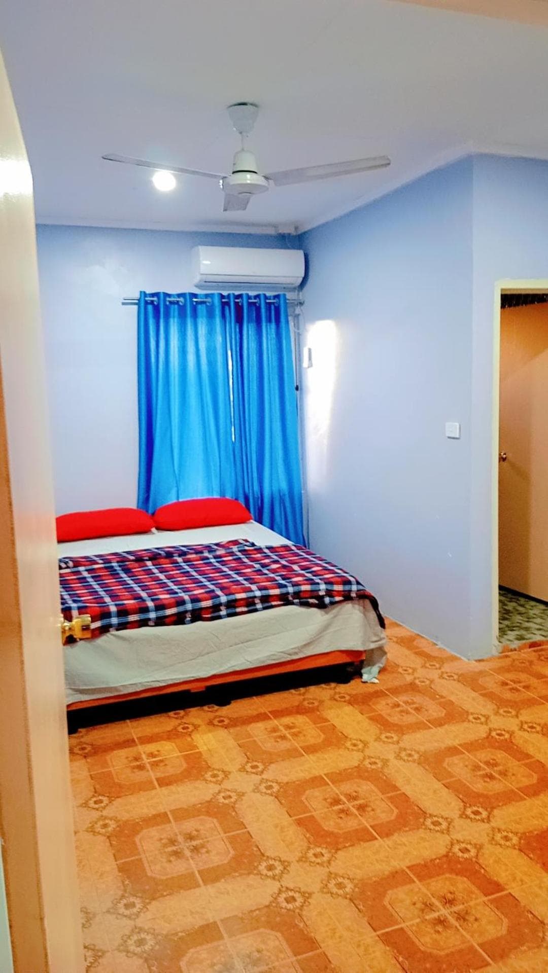 Deluxe King Room at Singhs apartment westfield plc lot 36