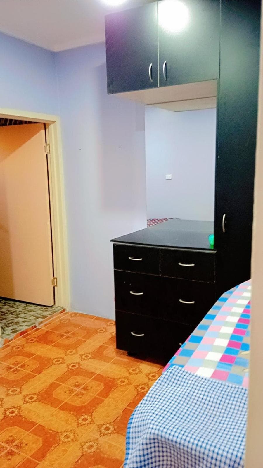 Deluxe King Room at Singhs apartment westfield plc lot 36