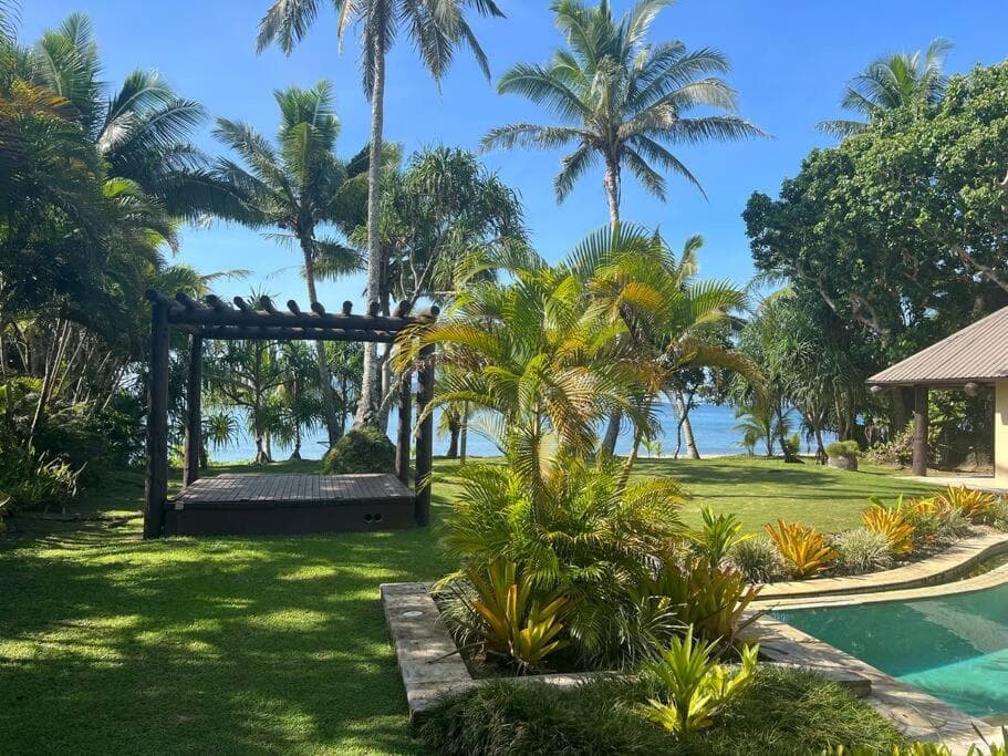 Holiday Home at 4 Bedroom viktorpoelen at myyah oo com Villa Poelen
