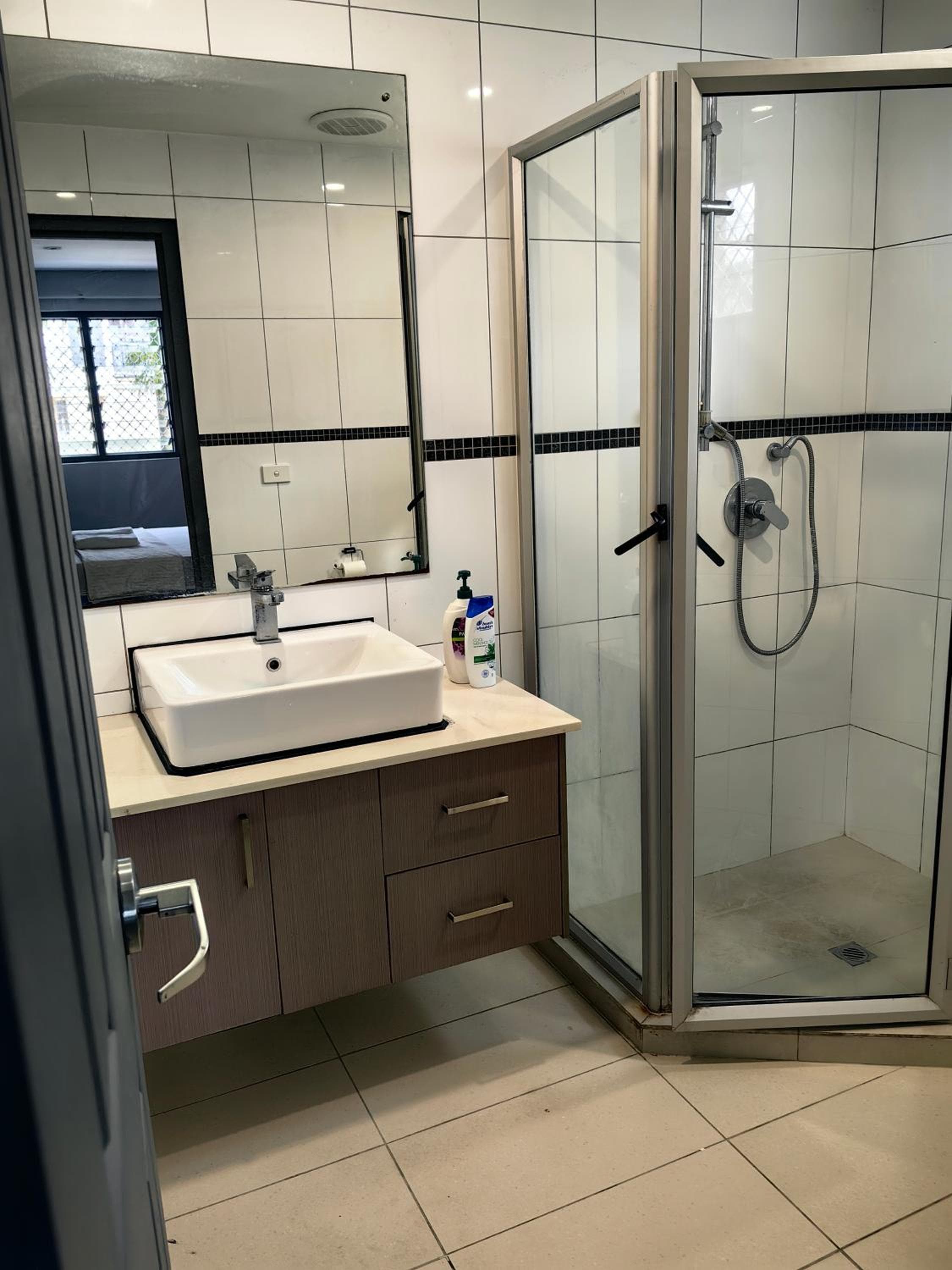 Double Room at Pacific FairPrice Private room, shared kitchen