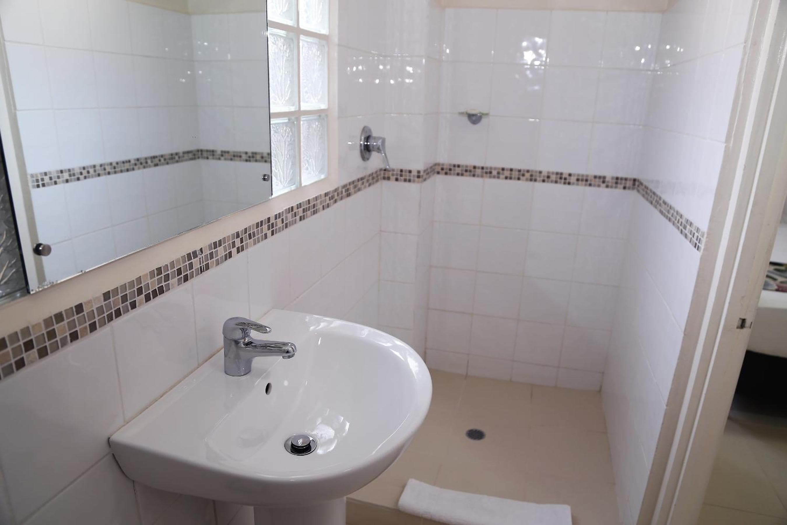 Budget Double Room at Aquarius On The Beach