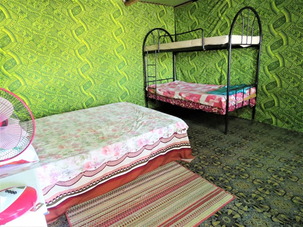 Bed in a 8-Bed Dormitory, Shared Bathroom at Mountain Oasis Farm Stay