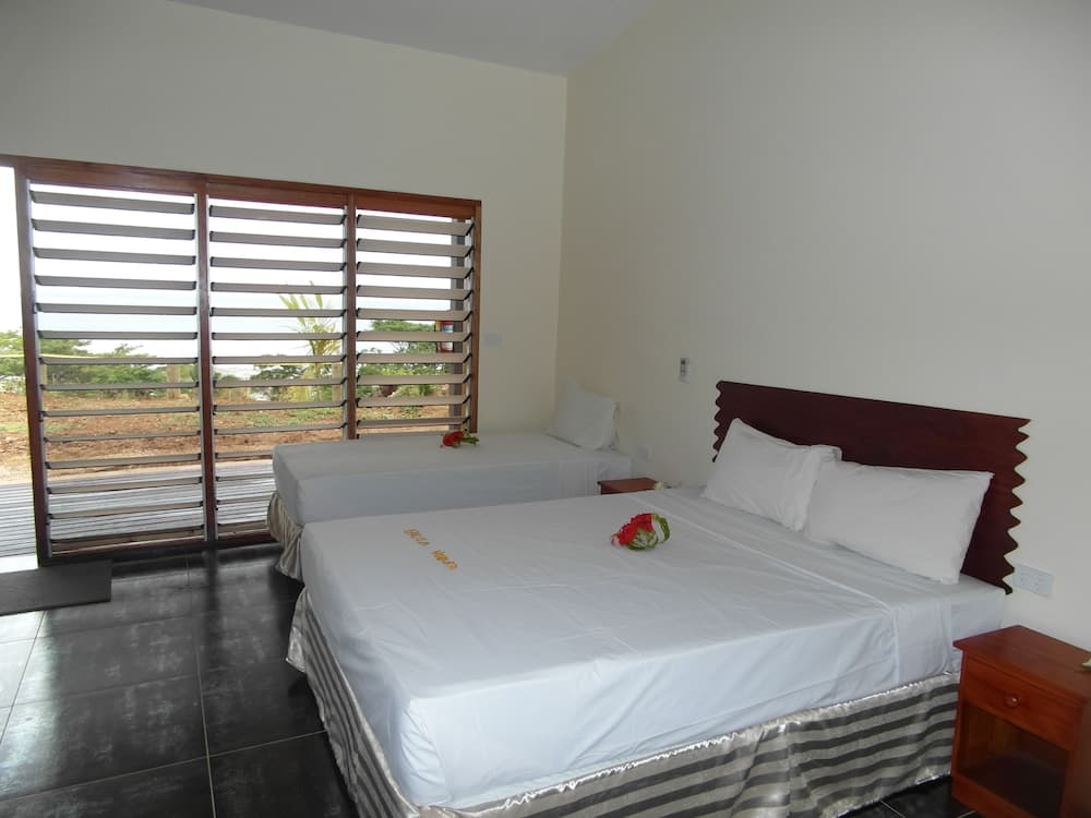 Cloud Break View Room at Funky Fish Beach & Surf Resort - Hostel