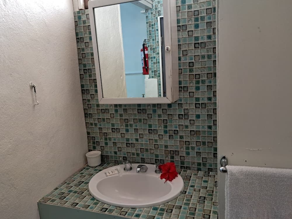 Classic Triple Room, Lanai, Mountain View at Heritage Guest House Levuka