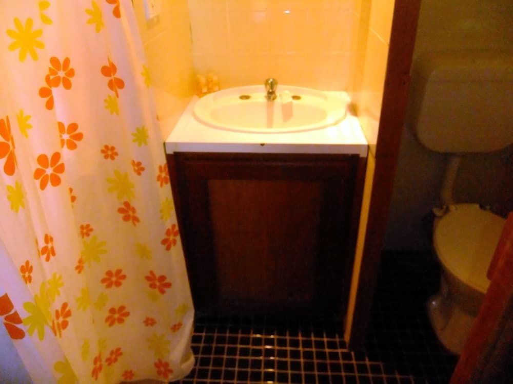 Deluxe Room at Ratu Kini Backpackers & Dive Resort