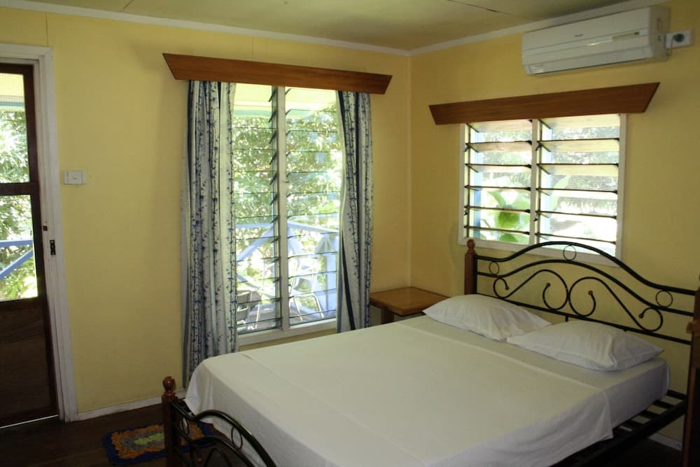 Deluxe Room at Ratu Kini Backpackers & Dive Resort