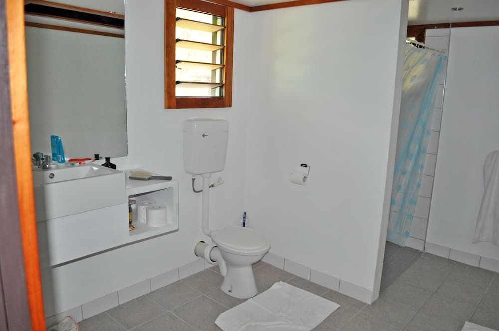 Beach Front Cottage, One Double Bed at Ratu Kini Backpackers & Dive Resort