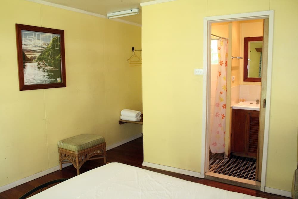 Traditional Triple Room, 1 Bedroom, Terrace, Mountainside at Ratu Kini Backpackers & Dive Resort