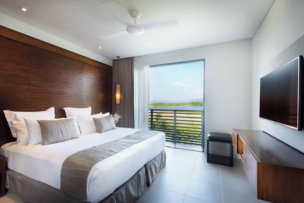 Room, 1 Bedroom, Kitchenette, Beachfront (Laundry) at Hilton Fiji Beach Resort and Spa