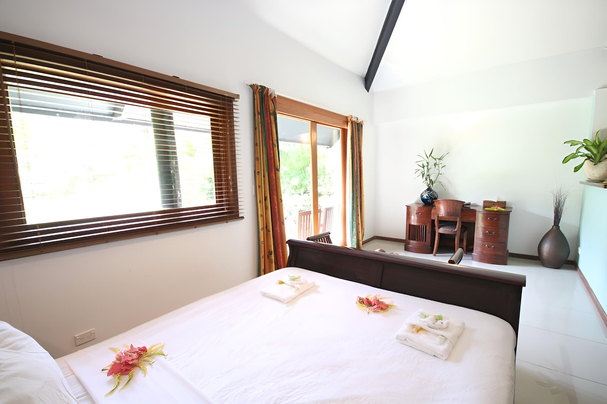 Standard Room, 1 King Bed at Wellesley Resort