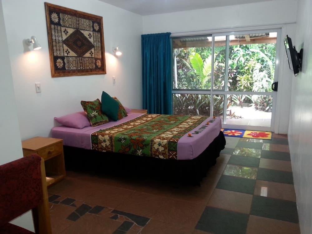 Studio, 1 Queen Bed, Ensuite, Garden View at Gecko Lodge Fiji Private Hotel