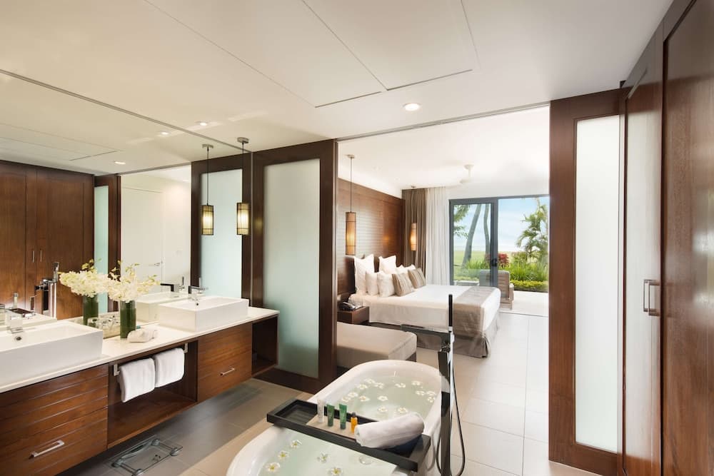 Deluxe Room, 1 Bedroom, Kitchenette, Beachfront (Laundry) at Hilton Fiji Beach Resort and Spa