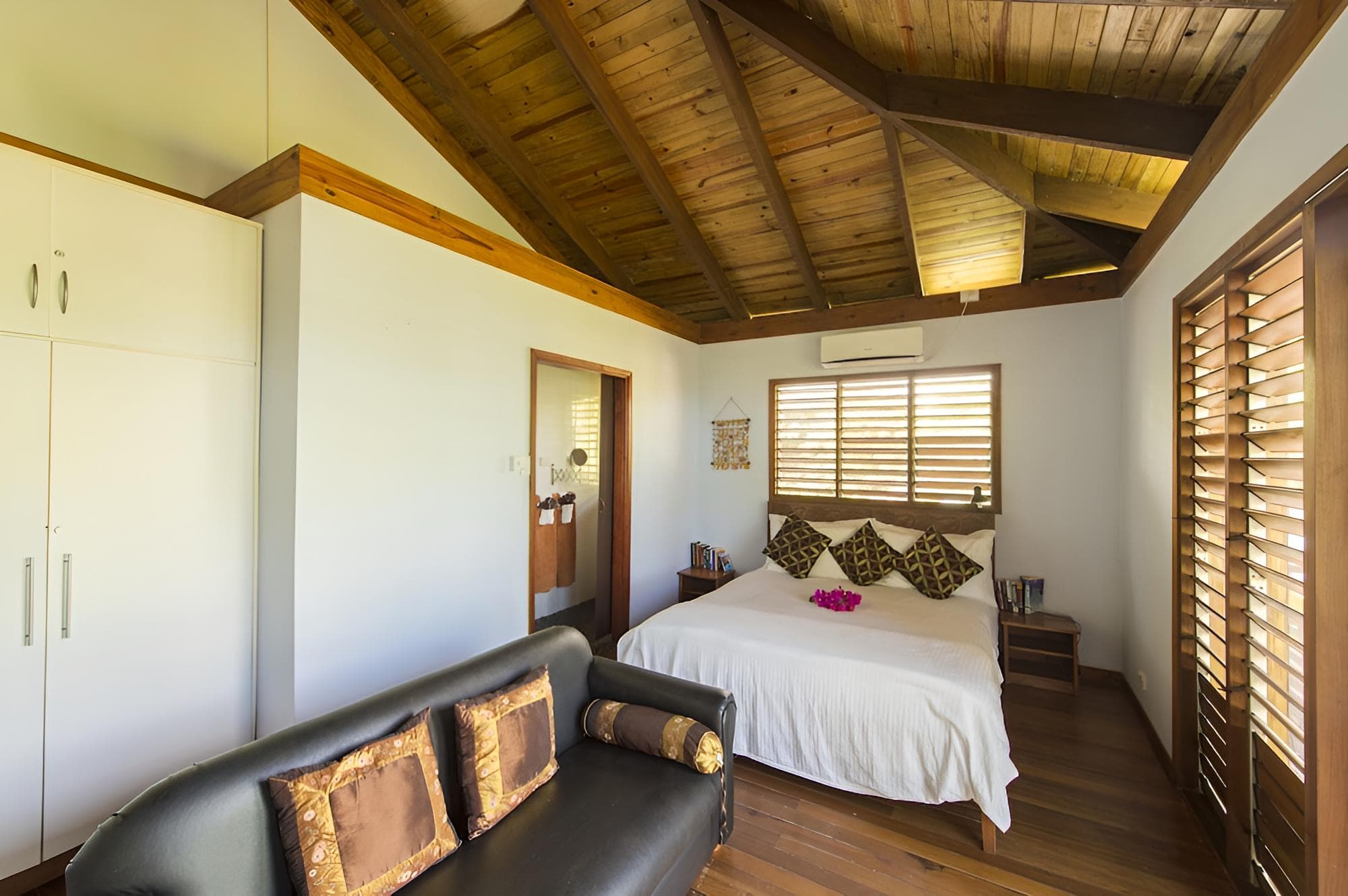 Mango Studio 1 at deVos - The Private Residence