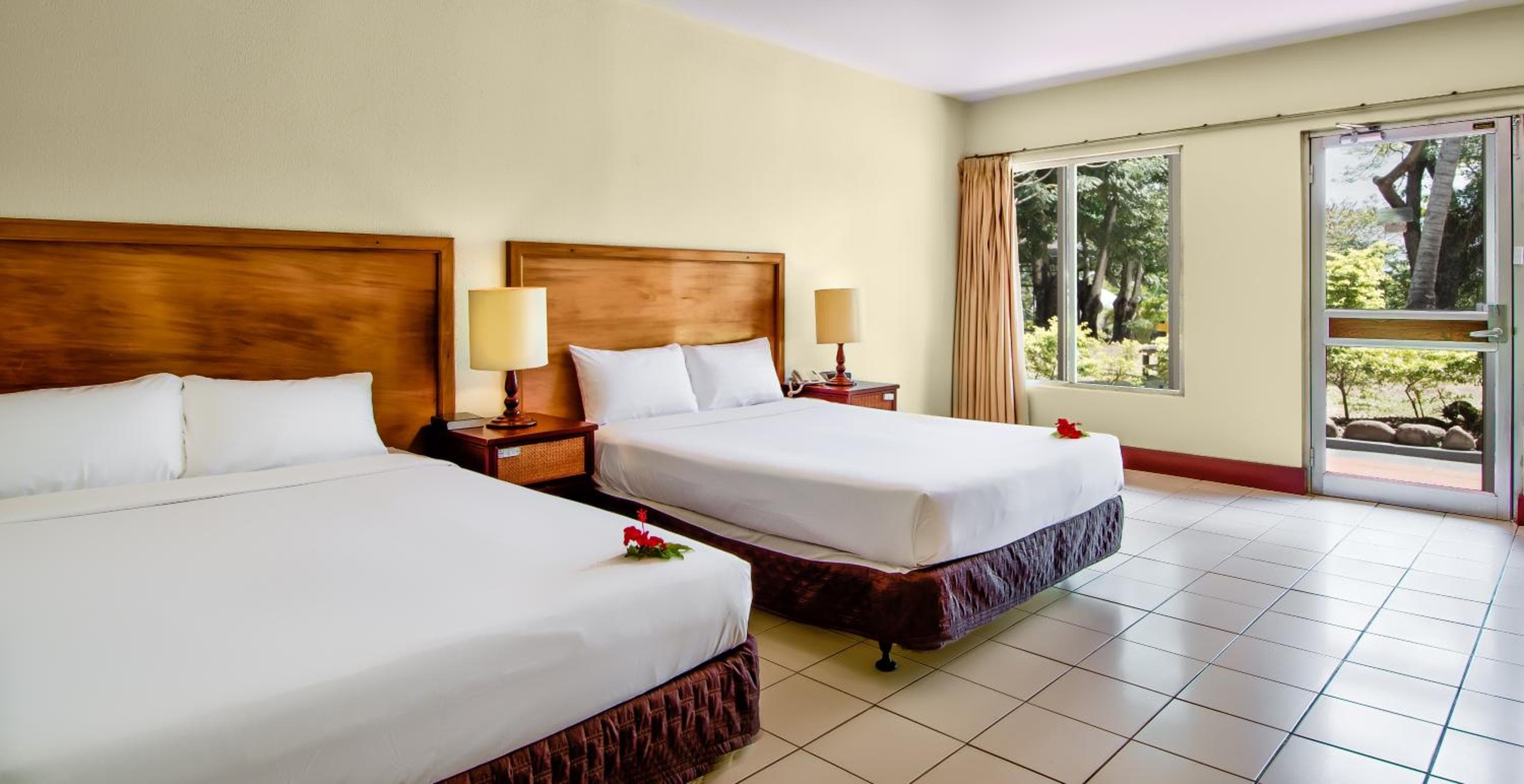 Superior Twin Room at Tanoa Skylodge Hotel