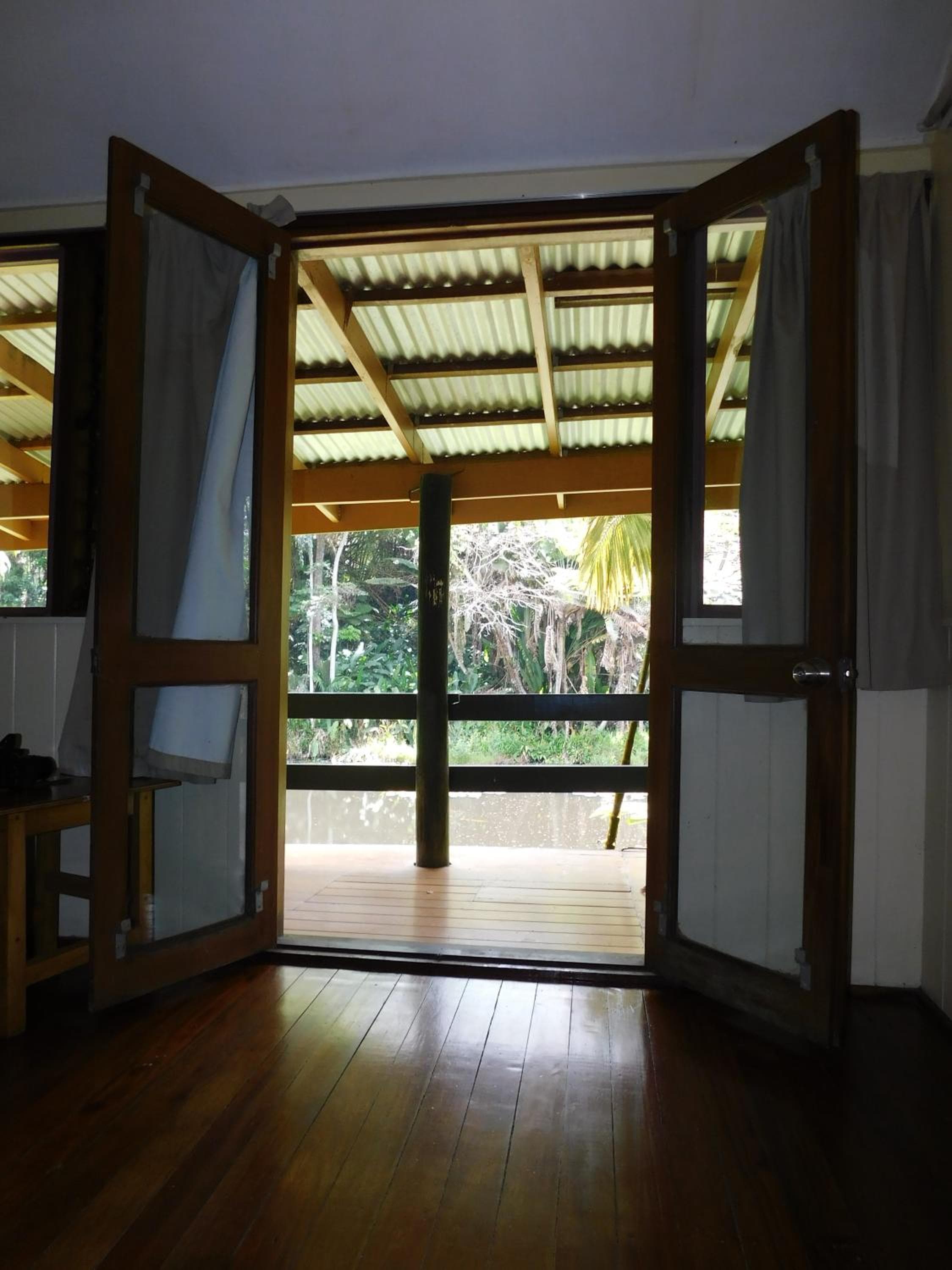 Budget Twin Room - Pond View at Rainforest Eco Lodge