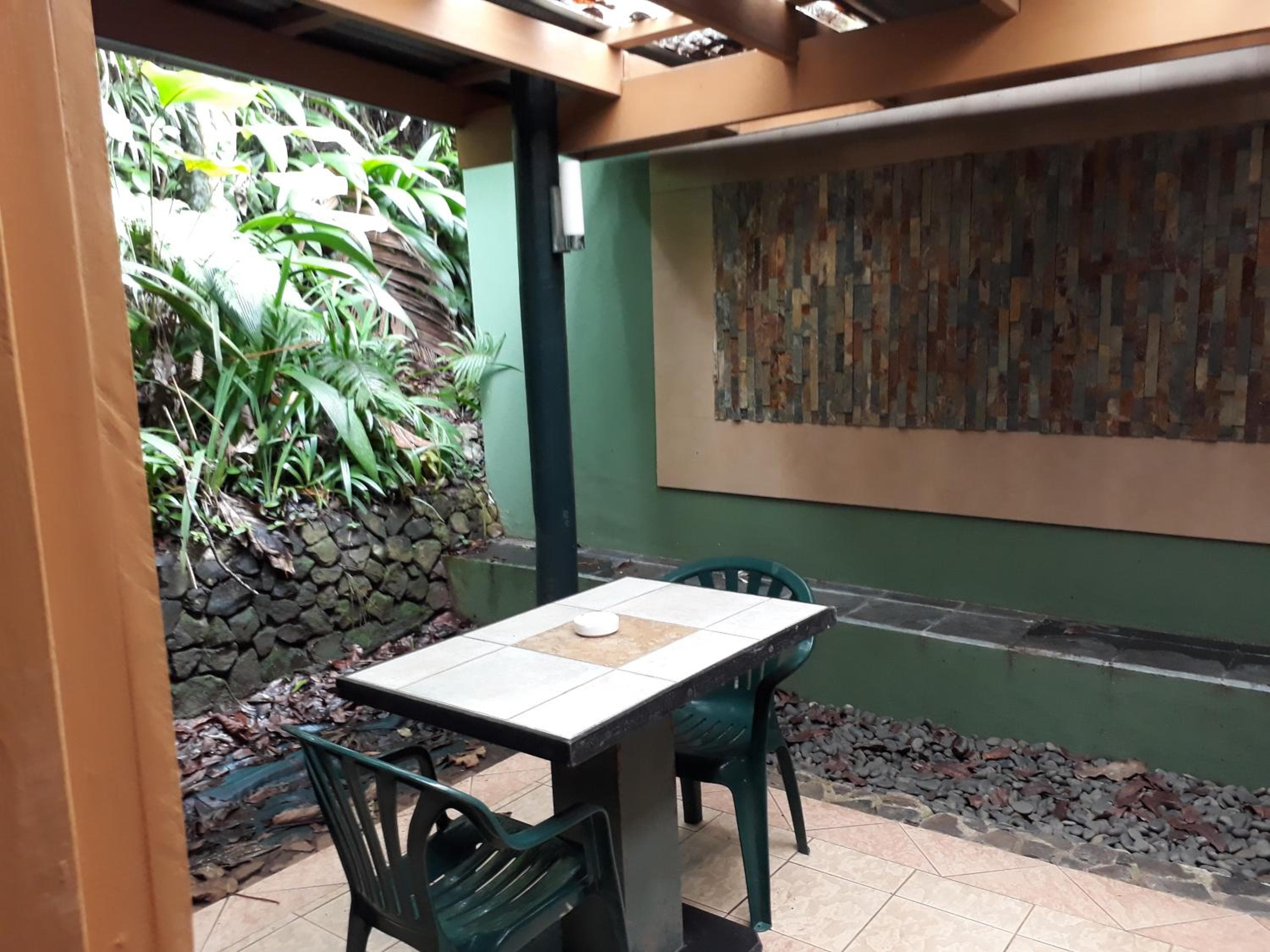 Premium Queen Studio with Air-Conditioning - Pied-a-terre Style at Rainforest Eco Lodge
