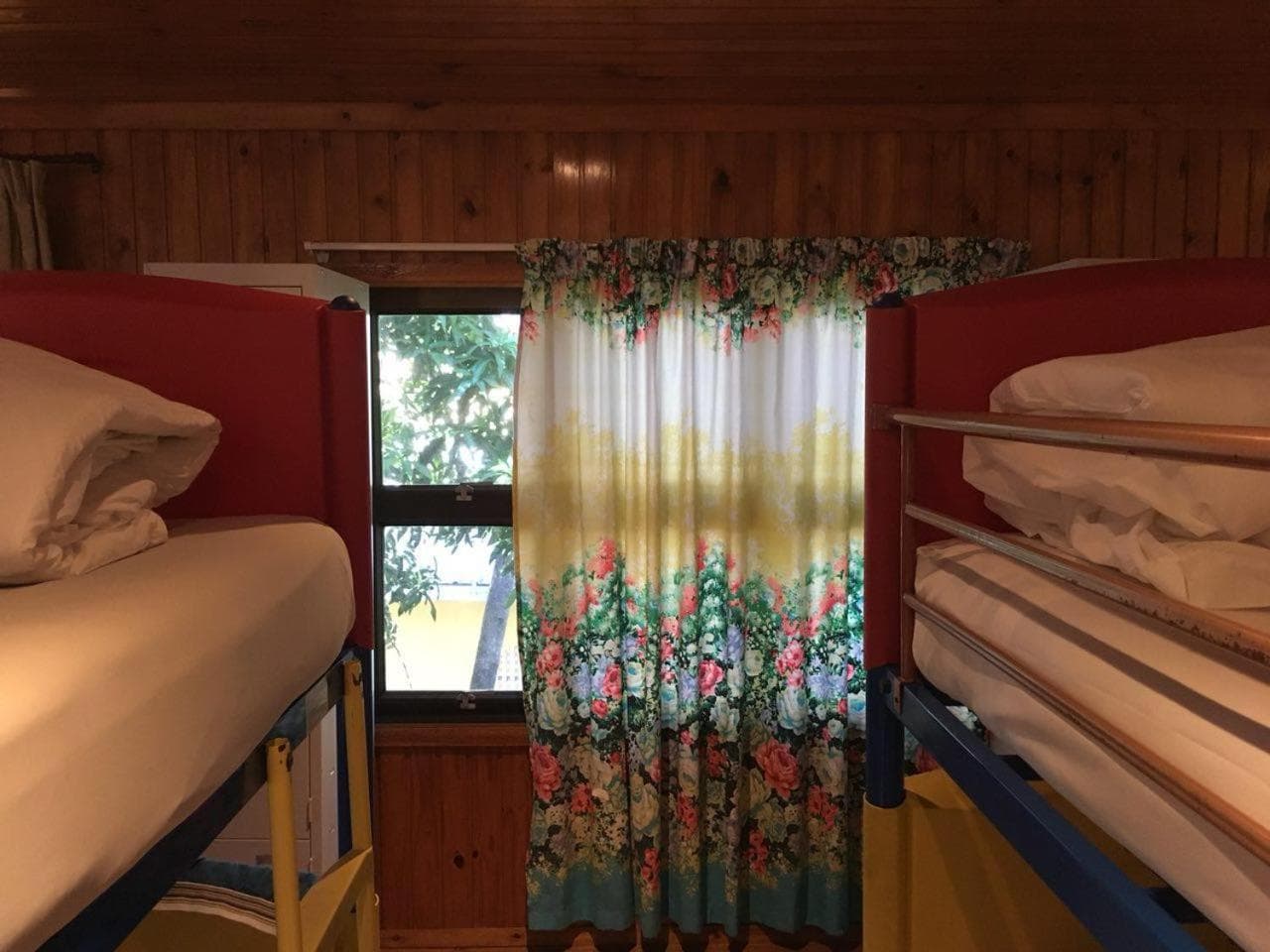 Bed in 10-Bed Mixed Dormitory Room at Bluewater Lodge