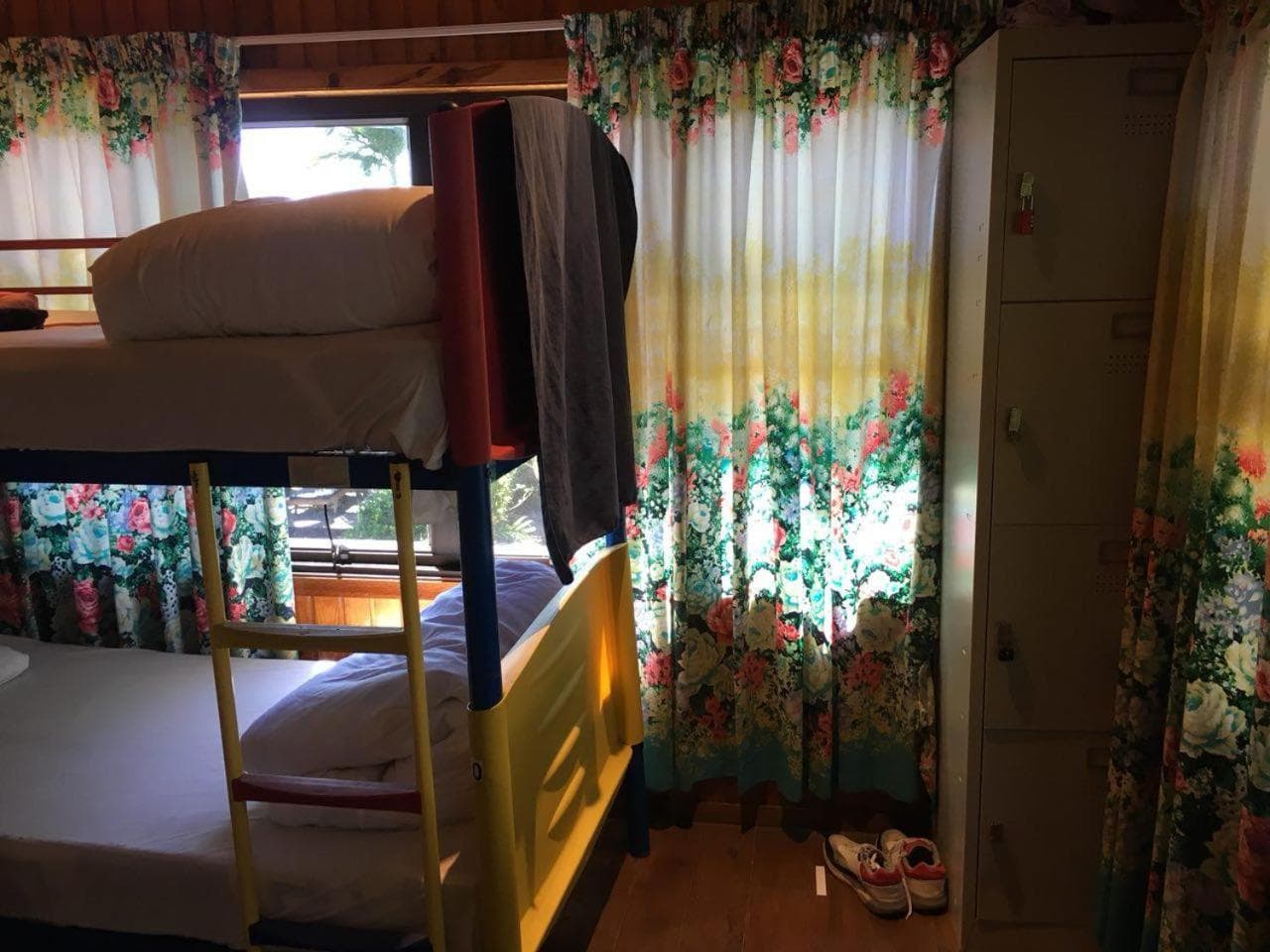 Bed in 10-Bed Mixed Dormitory Room at Bluewater Lodge