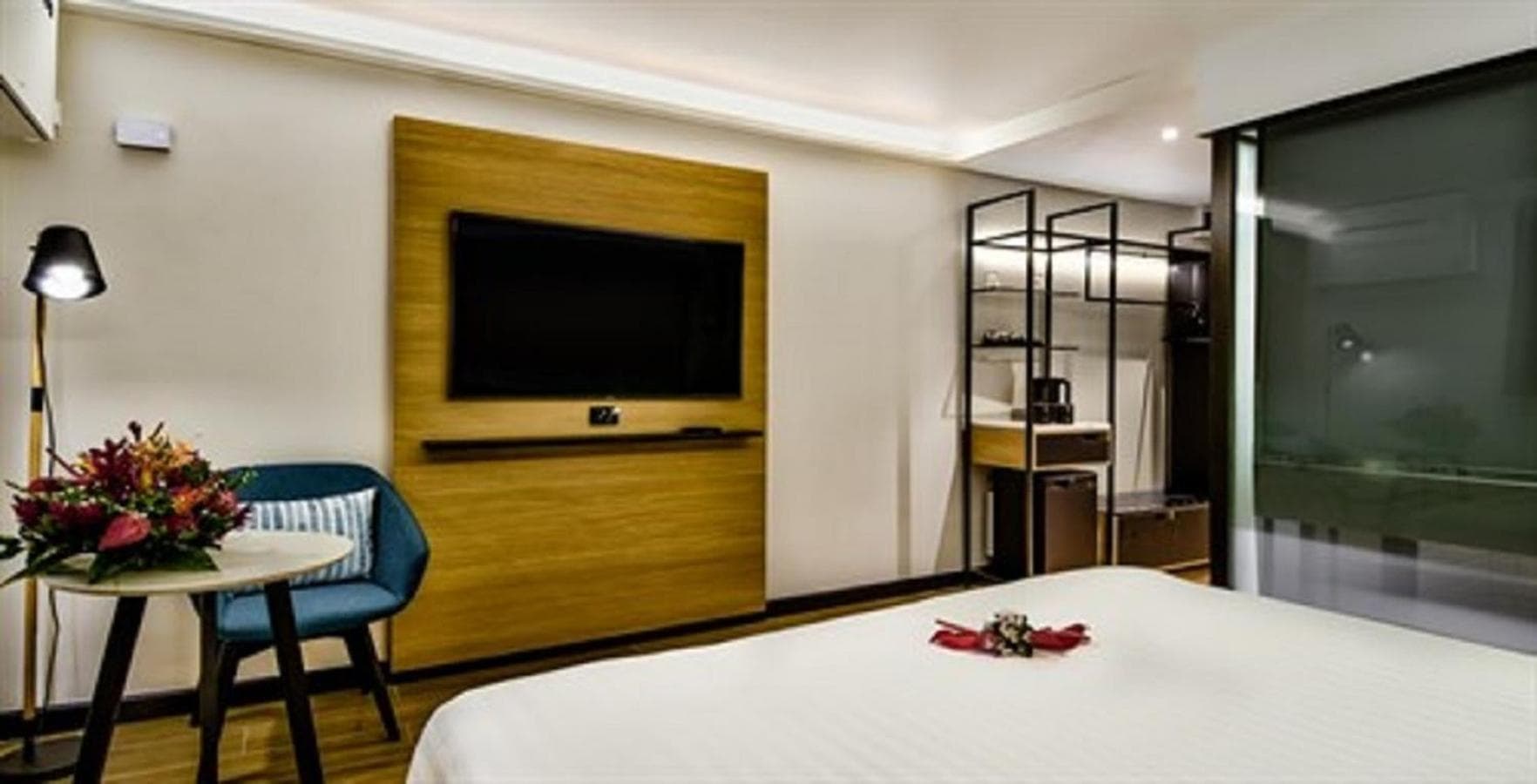 Superior King Room at Tanoa Plaza Hotel