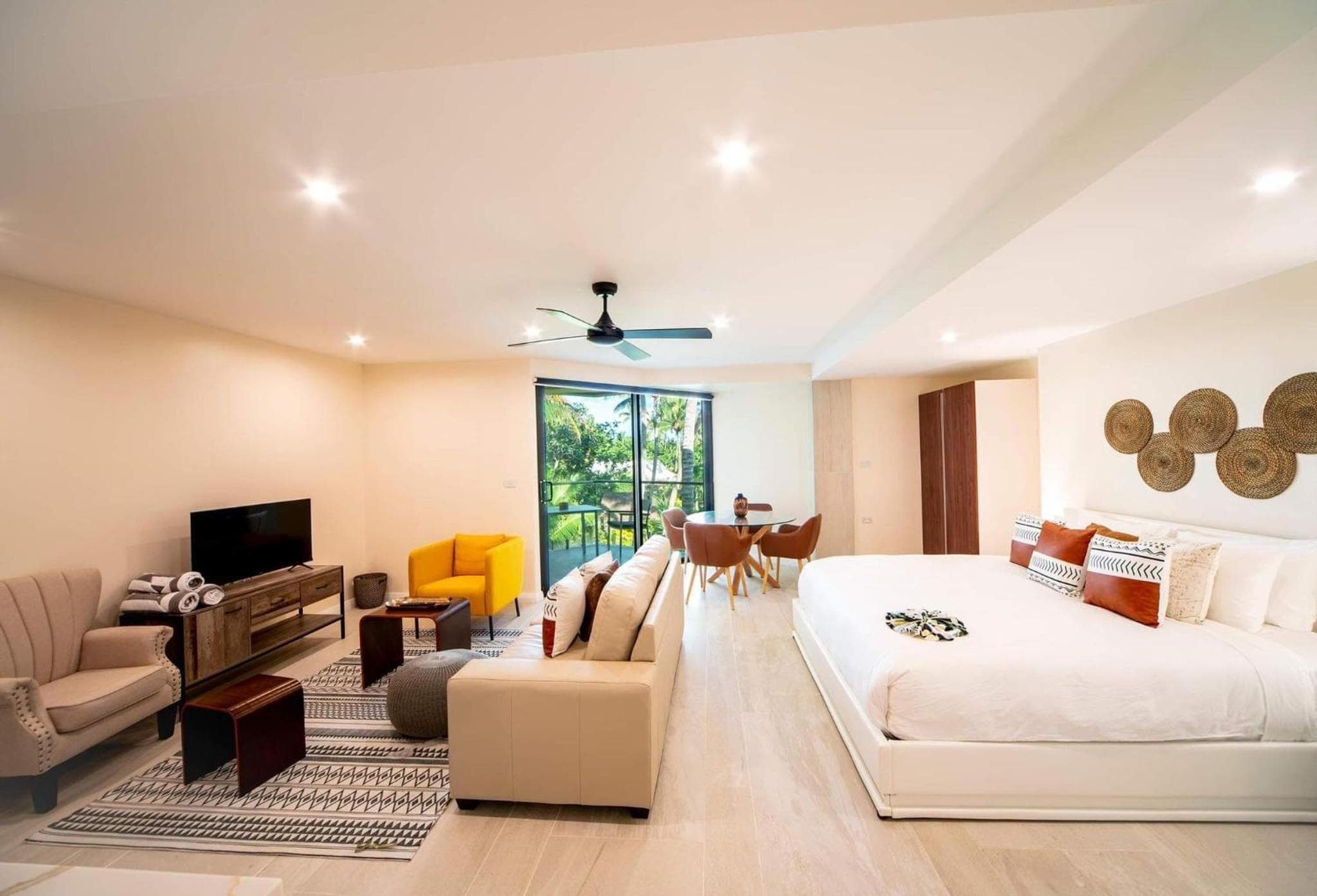 Two-Bedroom Apartment with Balcony at Maui Palms