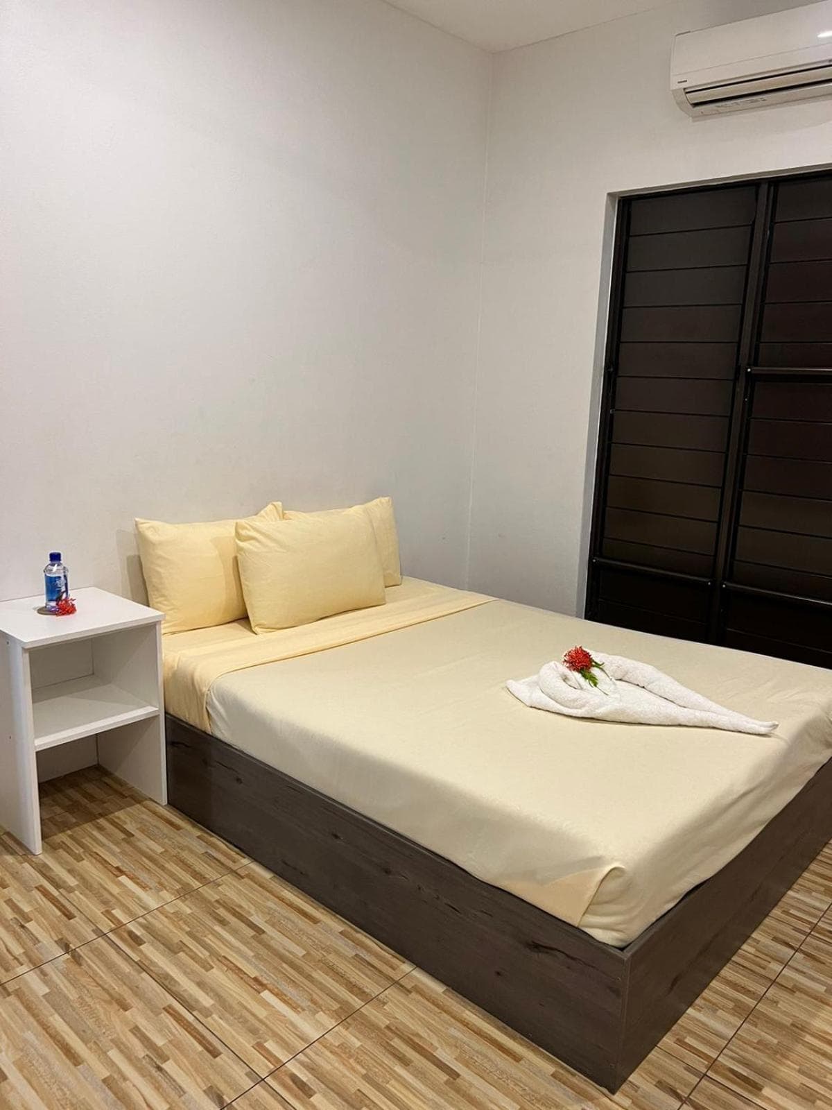 Two-Bedroom Apartment at Garden Apartments