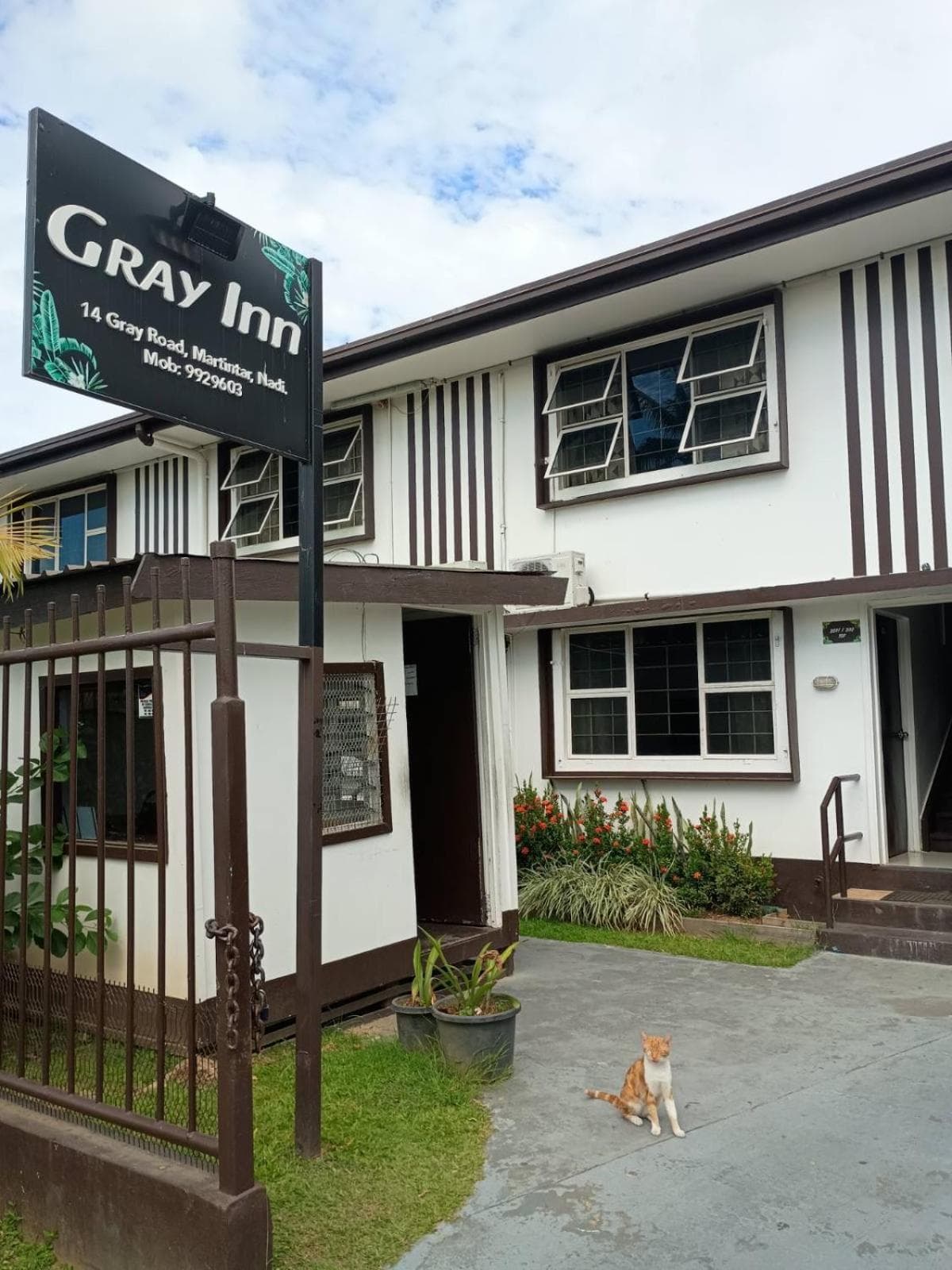 Standard Double Room With Shared Bathroom at Gray Inn