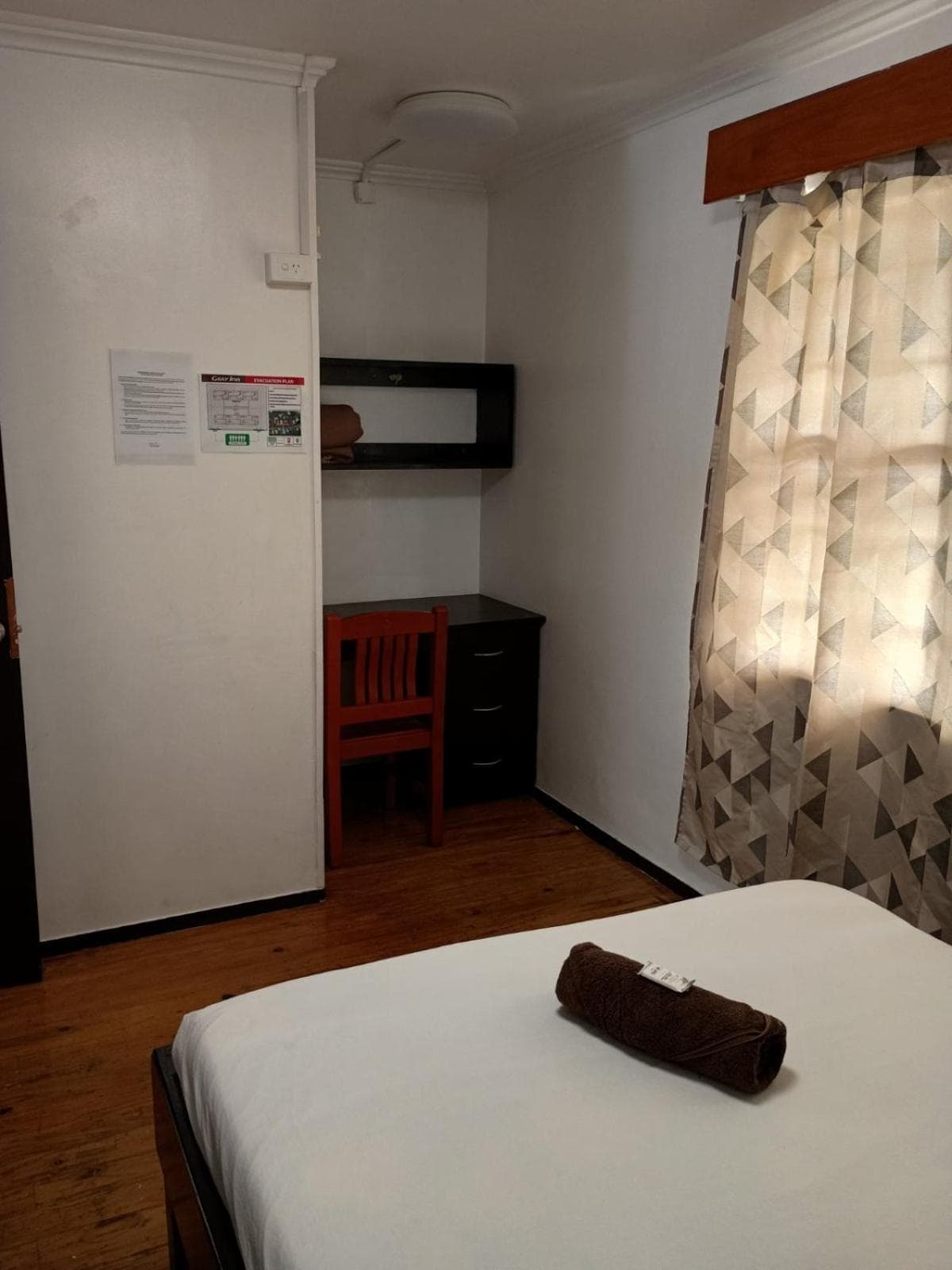 Standard Double Room With Shared Bathroom at Gray Inn