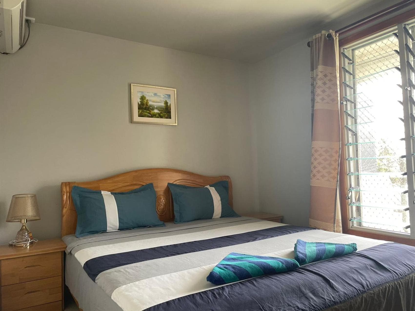 Two-Room Apartment at Two bedroom -King sized bedroom-Free parking