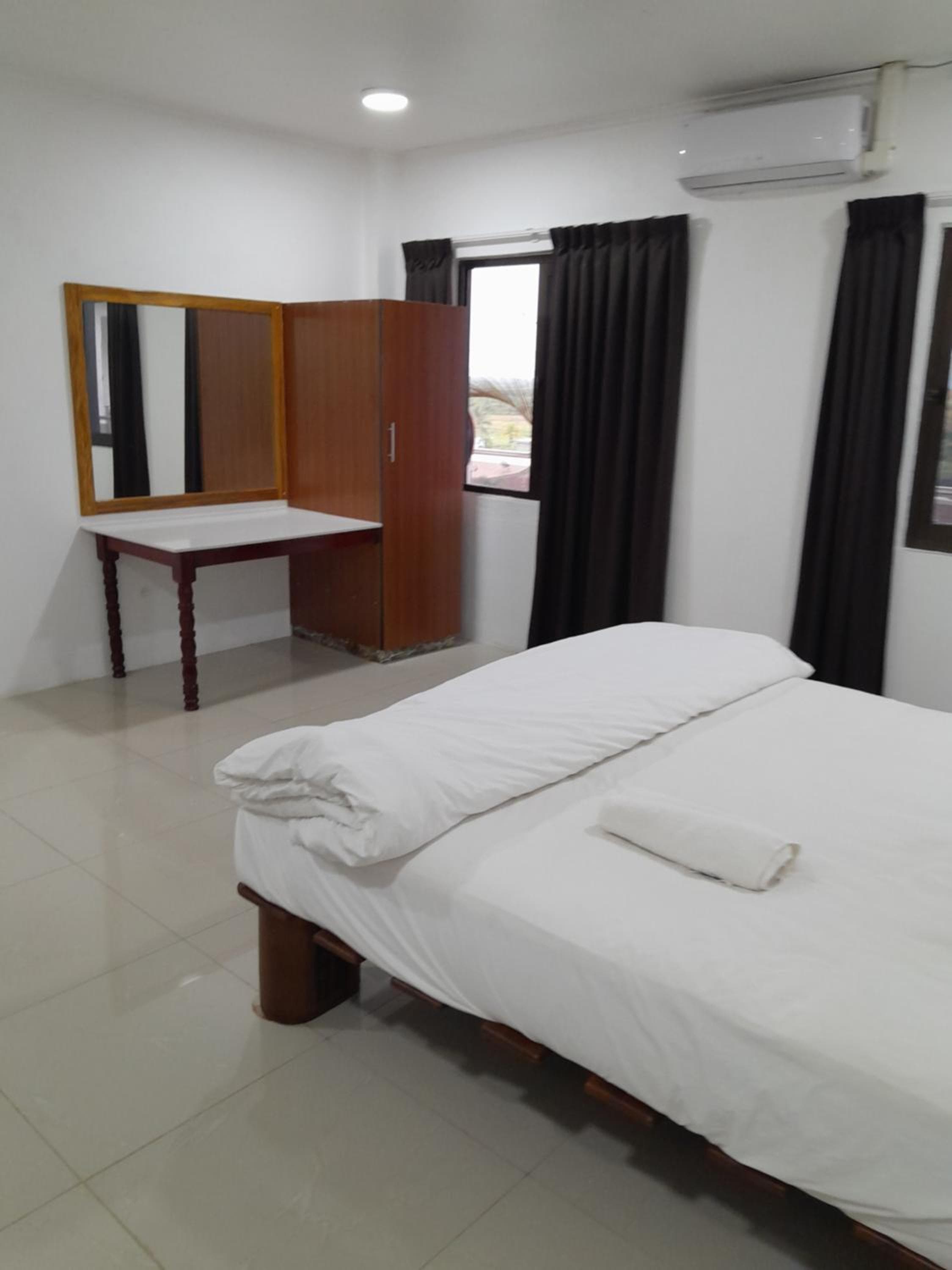 Two-Bedroom Family Apartment at White Diamond Apartments