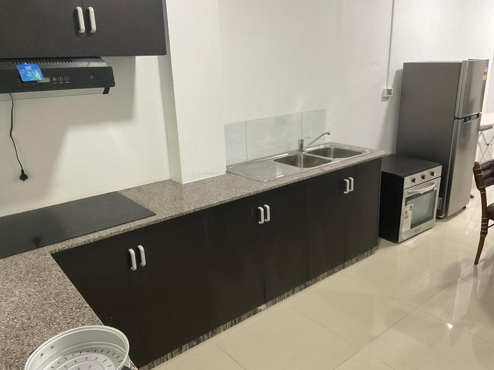One-Bedroom Apartment at White Diamond Apartments