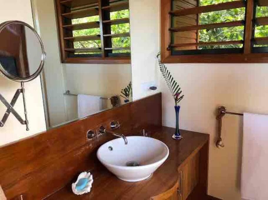 Two-Bedroom Villa at Villa Mumu Savusavu Fiji 7acre OceanFront Paradise