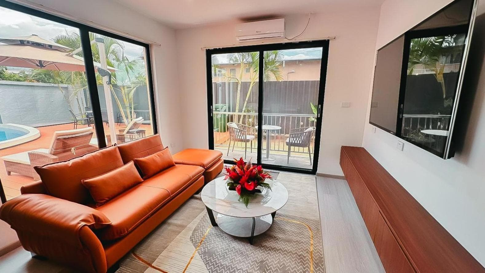 Executive Suite at Hibiscus Suites And Residences
