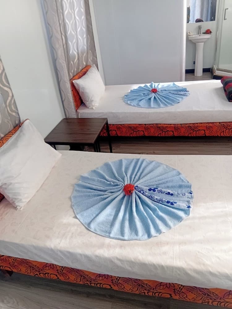 Basic Single Room at Shalini Garden Hotel & Apartment
